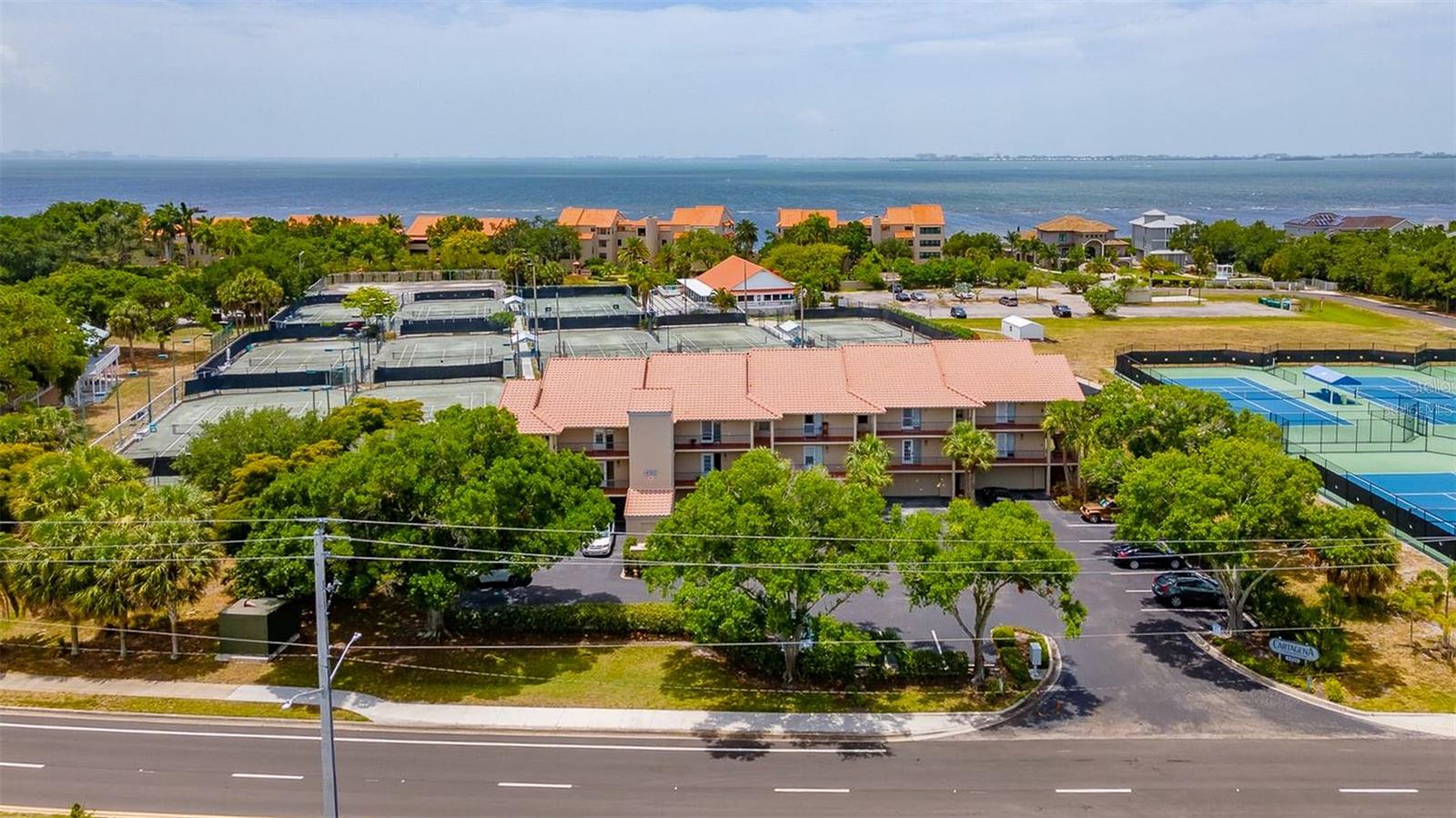 4510 El Conquistador Pkwy, Bradenton, FL 34210