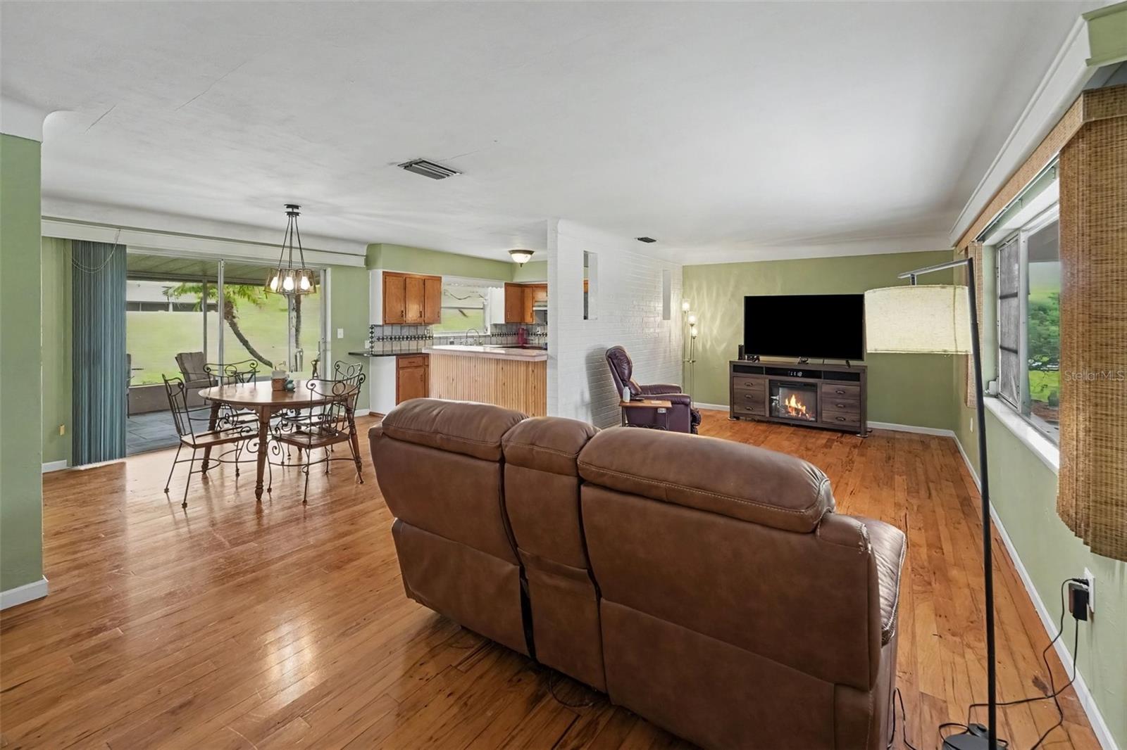 6026 44 Ave, Kenneth City, FL 33709 photo