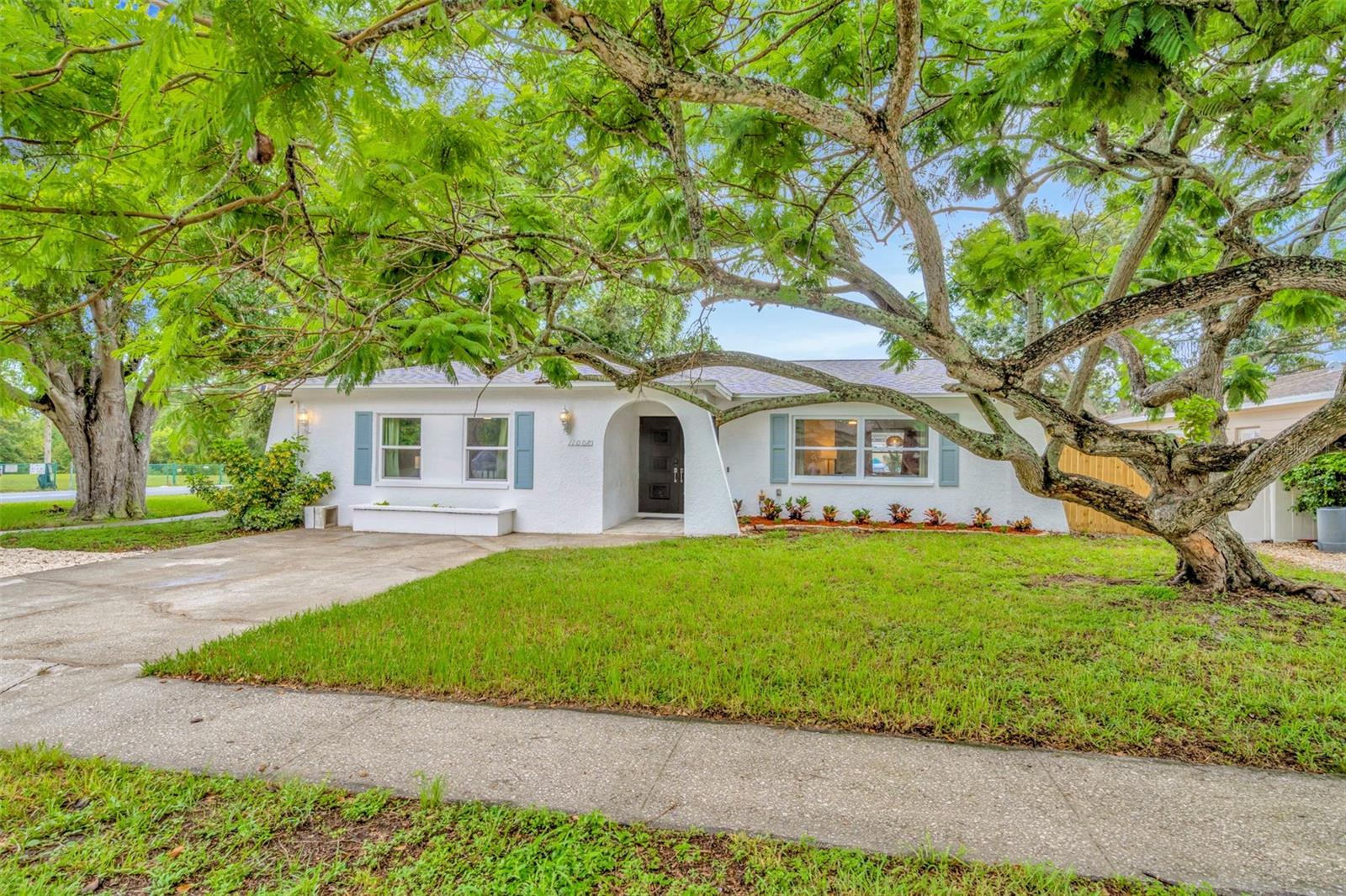11008 111 Way, Seminole, FL 33778 photo