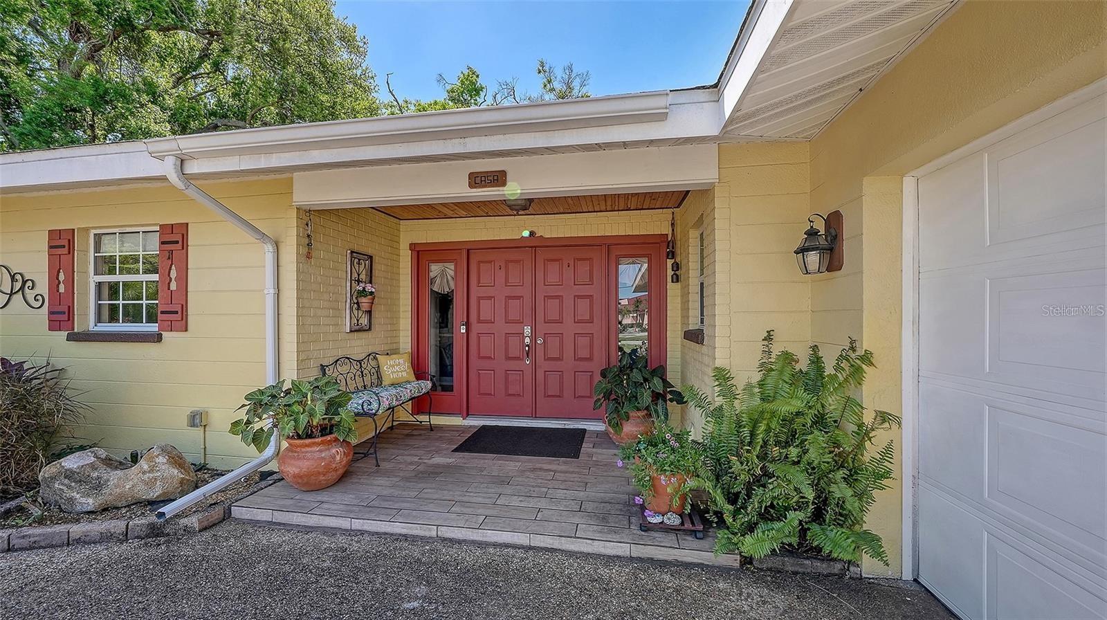 836 Magellan Dr, Sarasota, FL 34243 photo