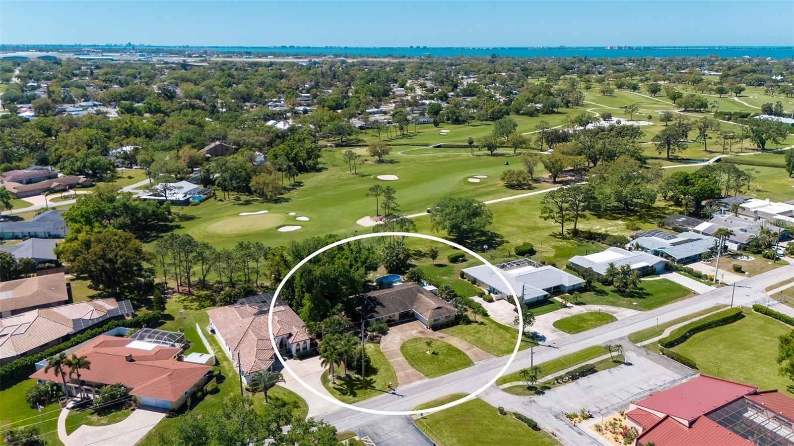 836 Magellan Dr, Sarasota, FL 34243 photo