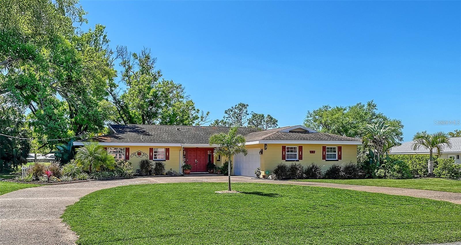 836 Magellan Dr, Sarasota, FL 34243