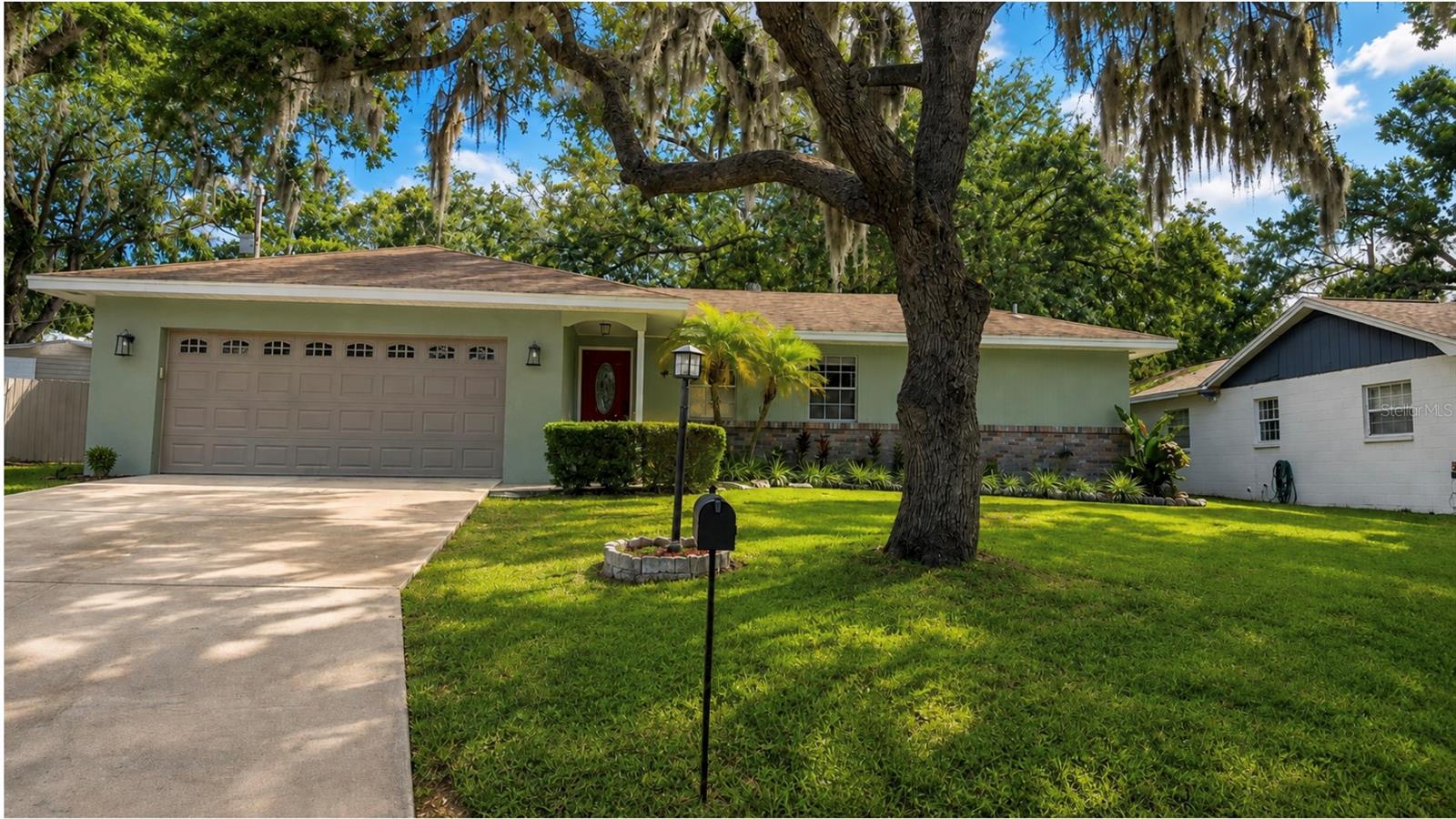 2209 Boxwood Way, Brandon, FL 33511