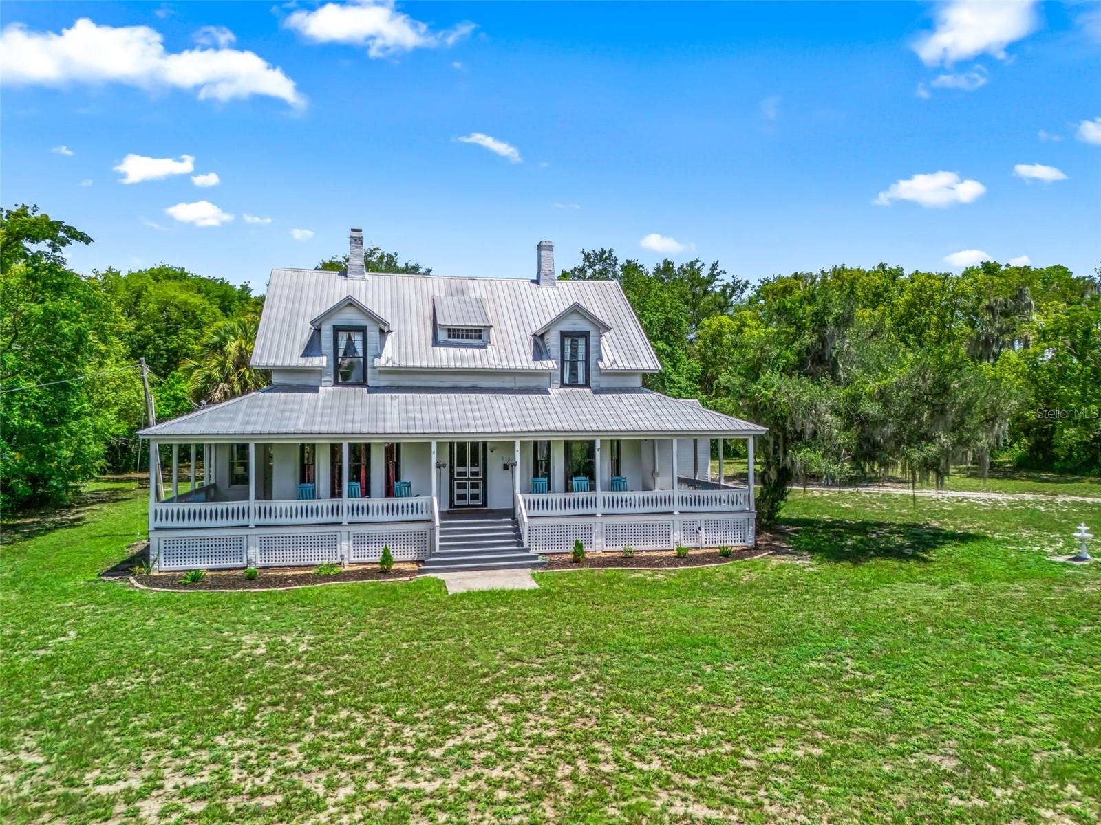 511 E Mirror Lake Dr, Fruitland Park, FL 34731 photo