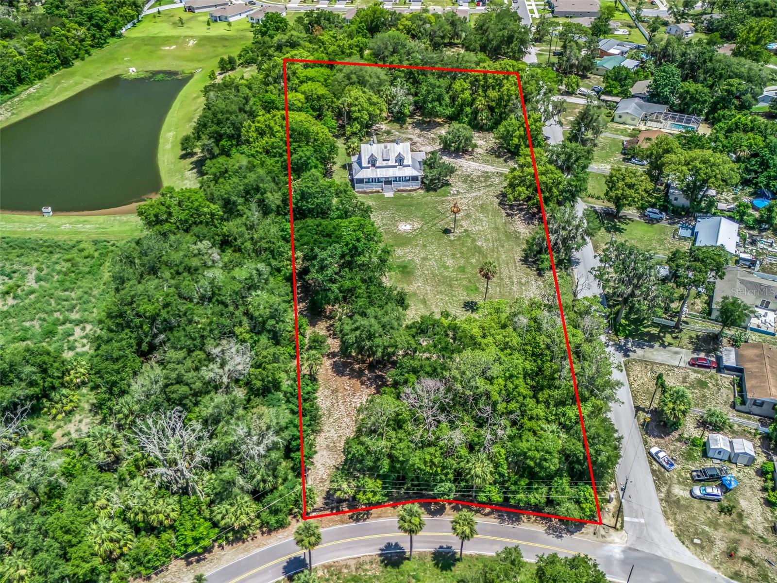 511 E Mirror Lake Dr, Fruitland Park, FL 34731 photo