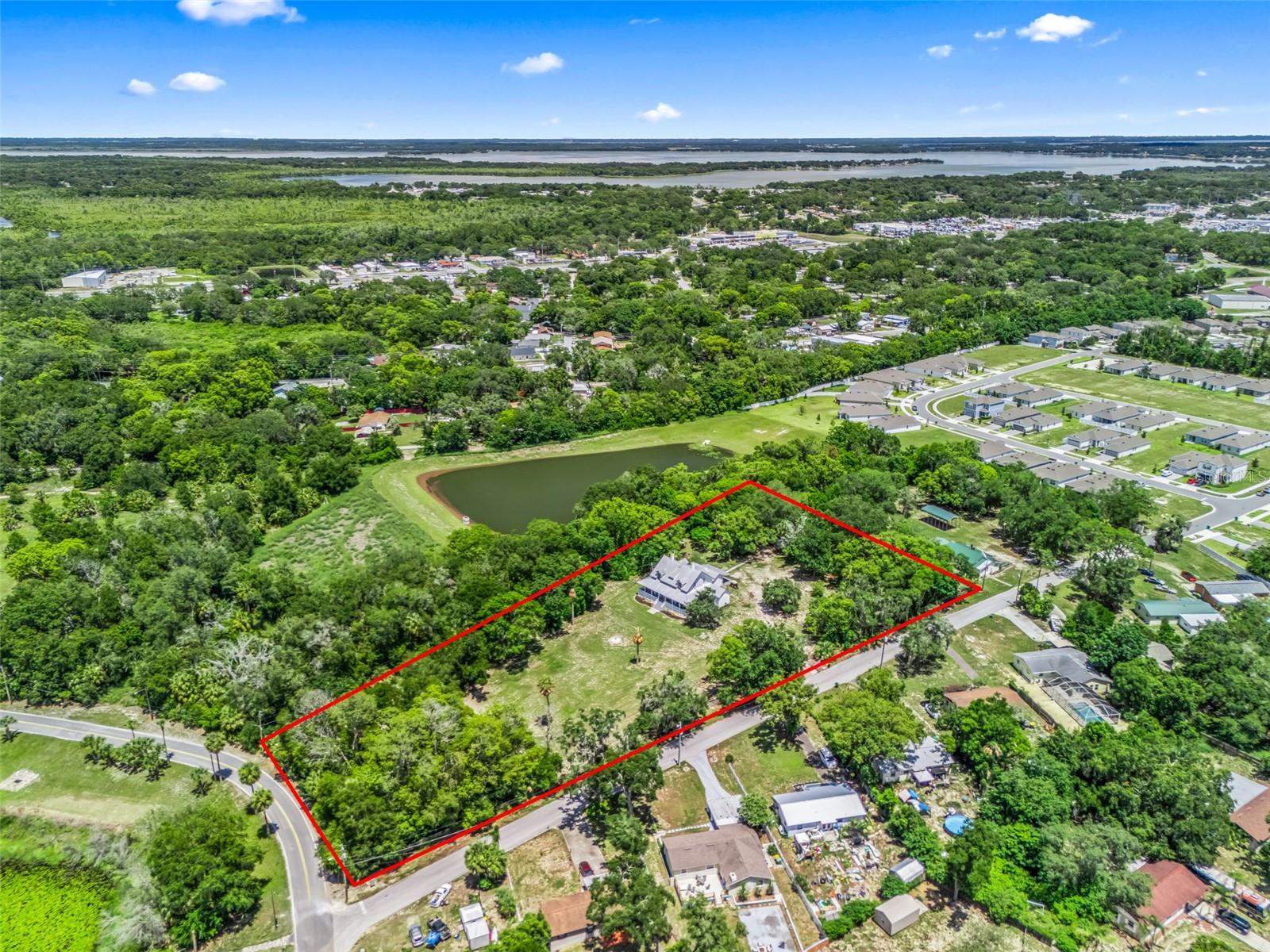 511 E Mirror Lake Dr, Fruitland Park, FL 34731 photo