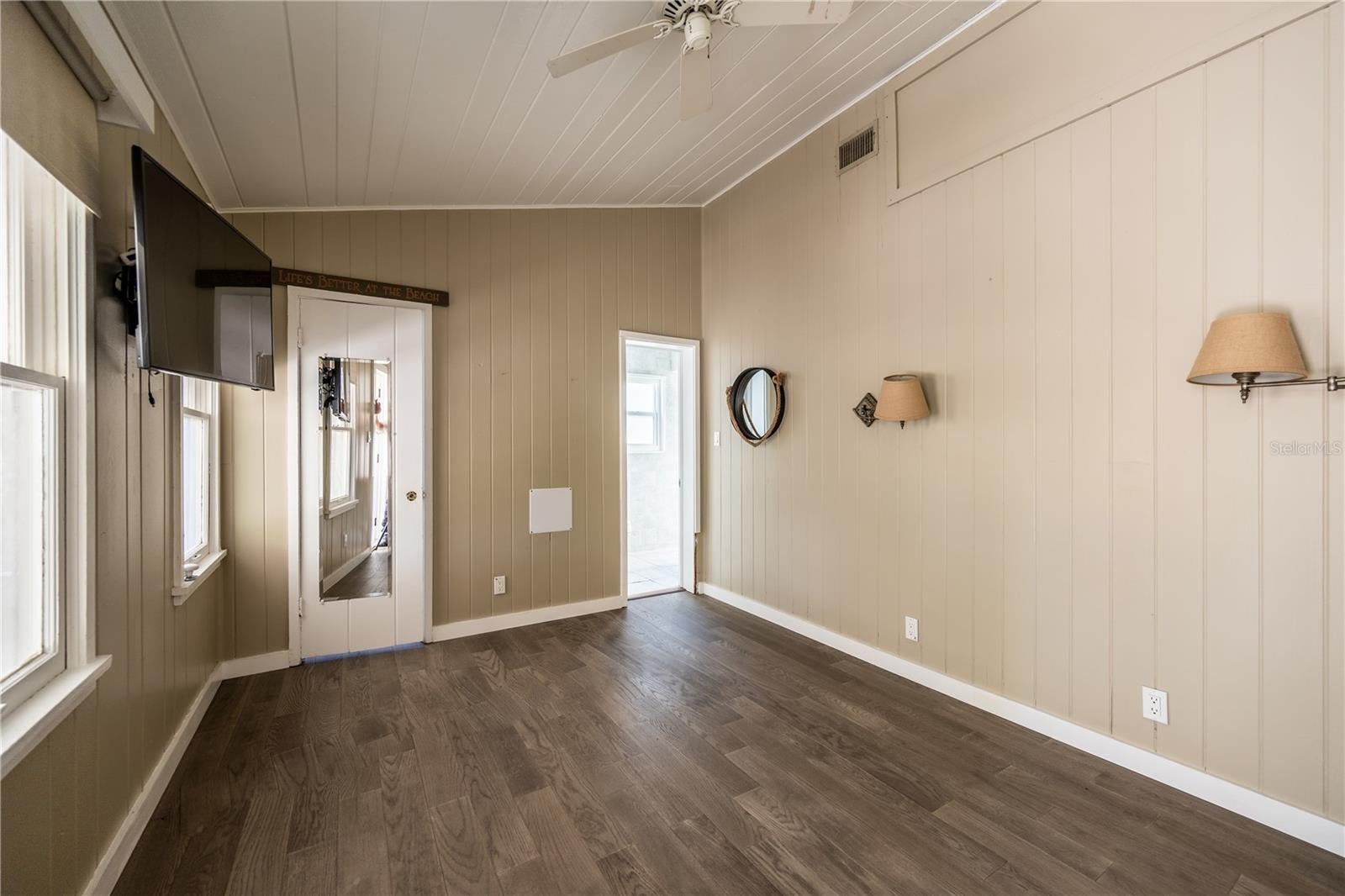 115 124 Ave, Treasure Island, FL 33706 photo