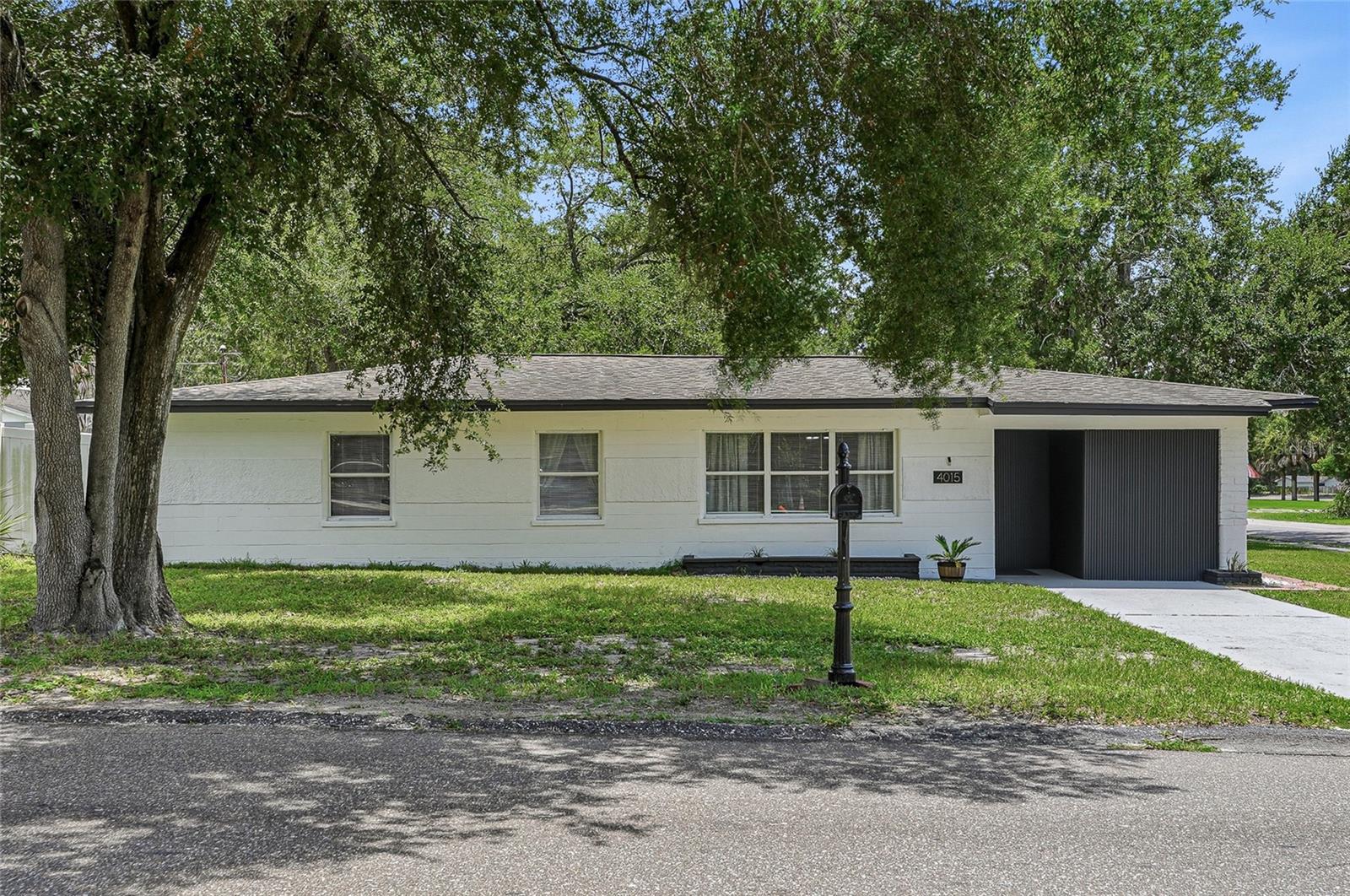 4015 River Hills Dr, Tampa, FL 33617 photo