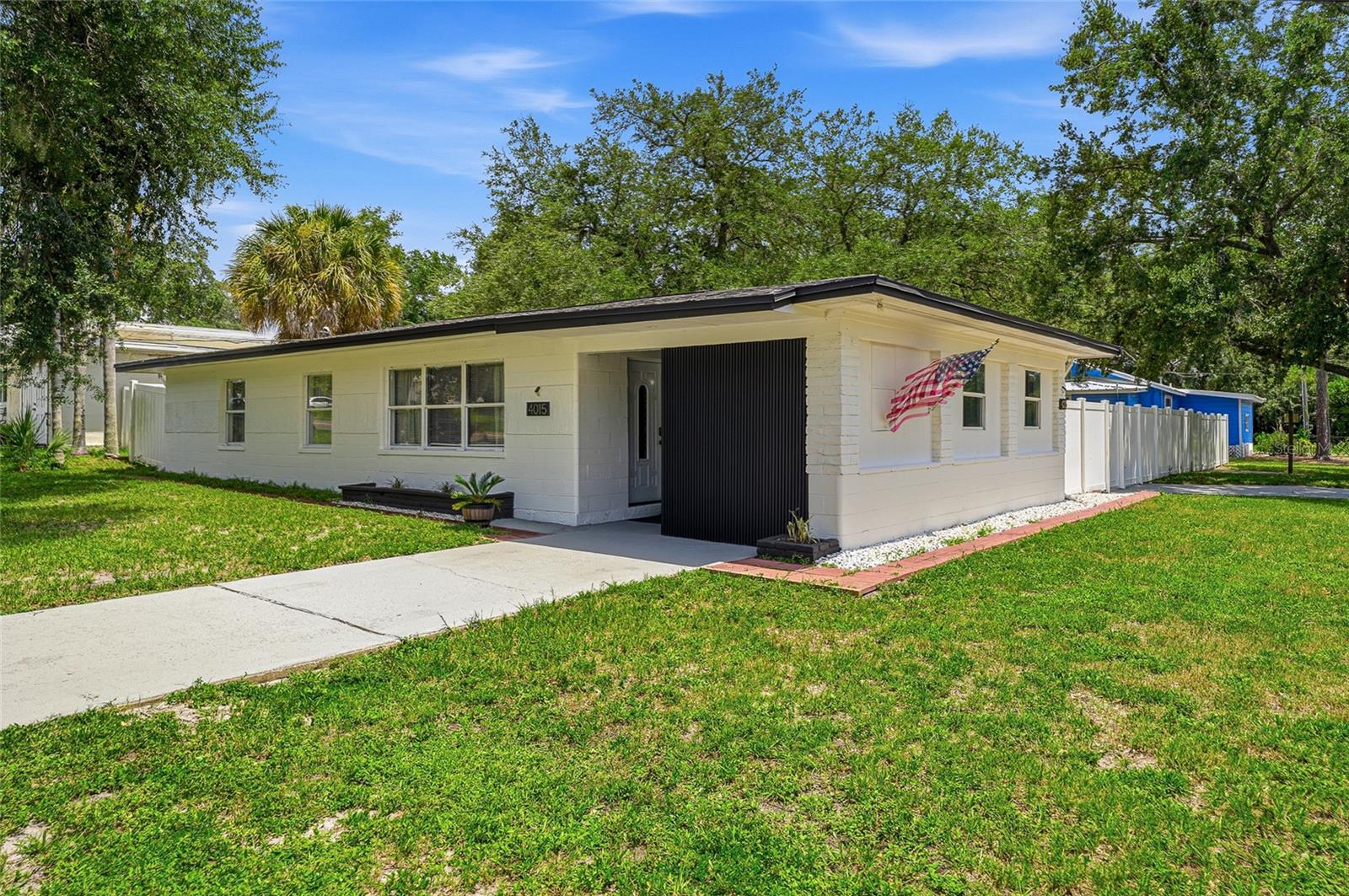 4015 River Hills Dr, Tampa, FL 33617 photo