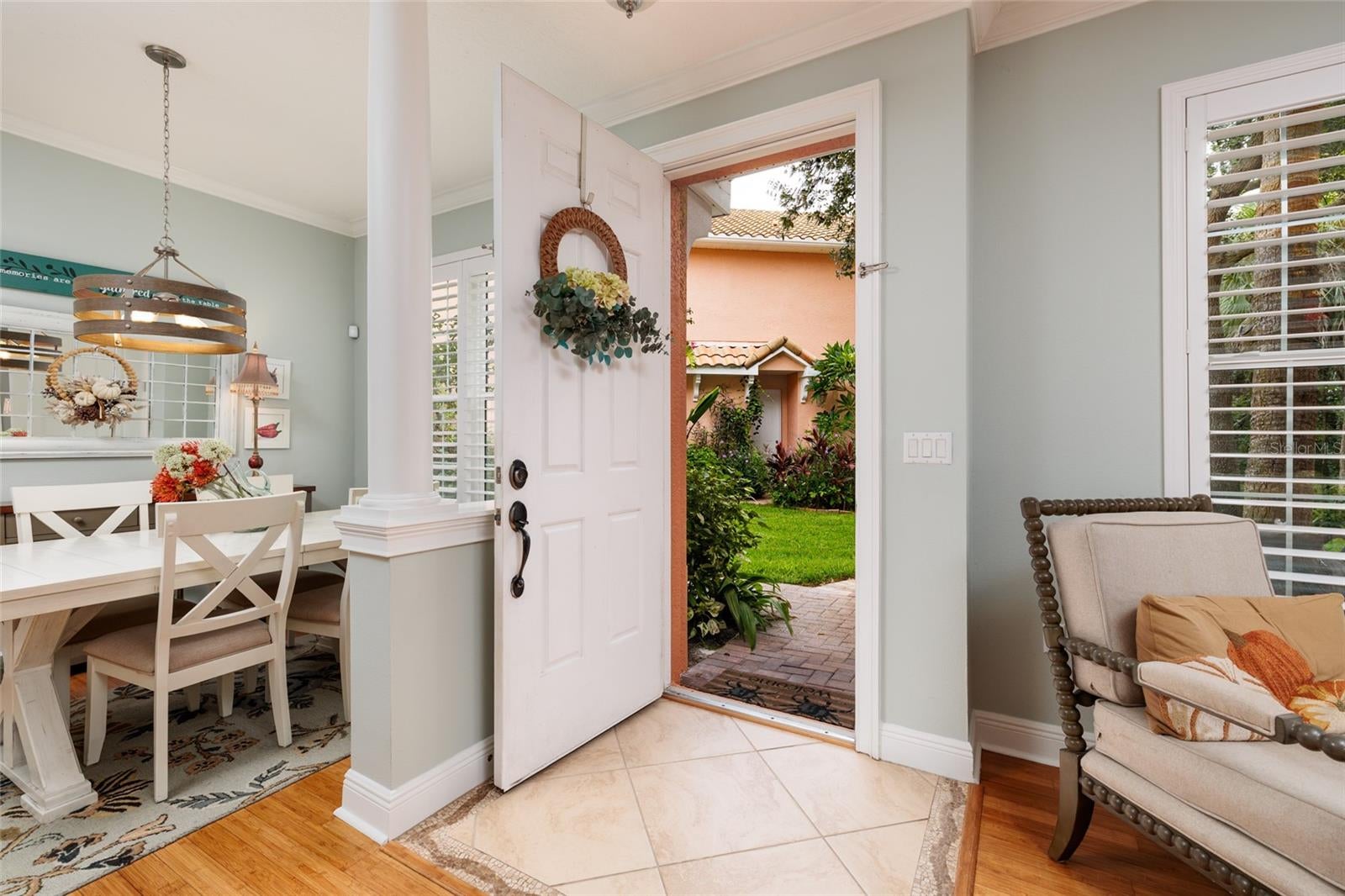 190 Banyan Bay Dr, Saint Petersburg, FL 33705 photo