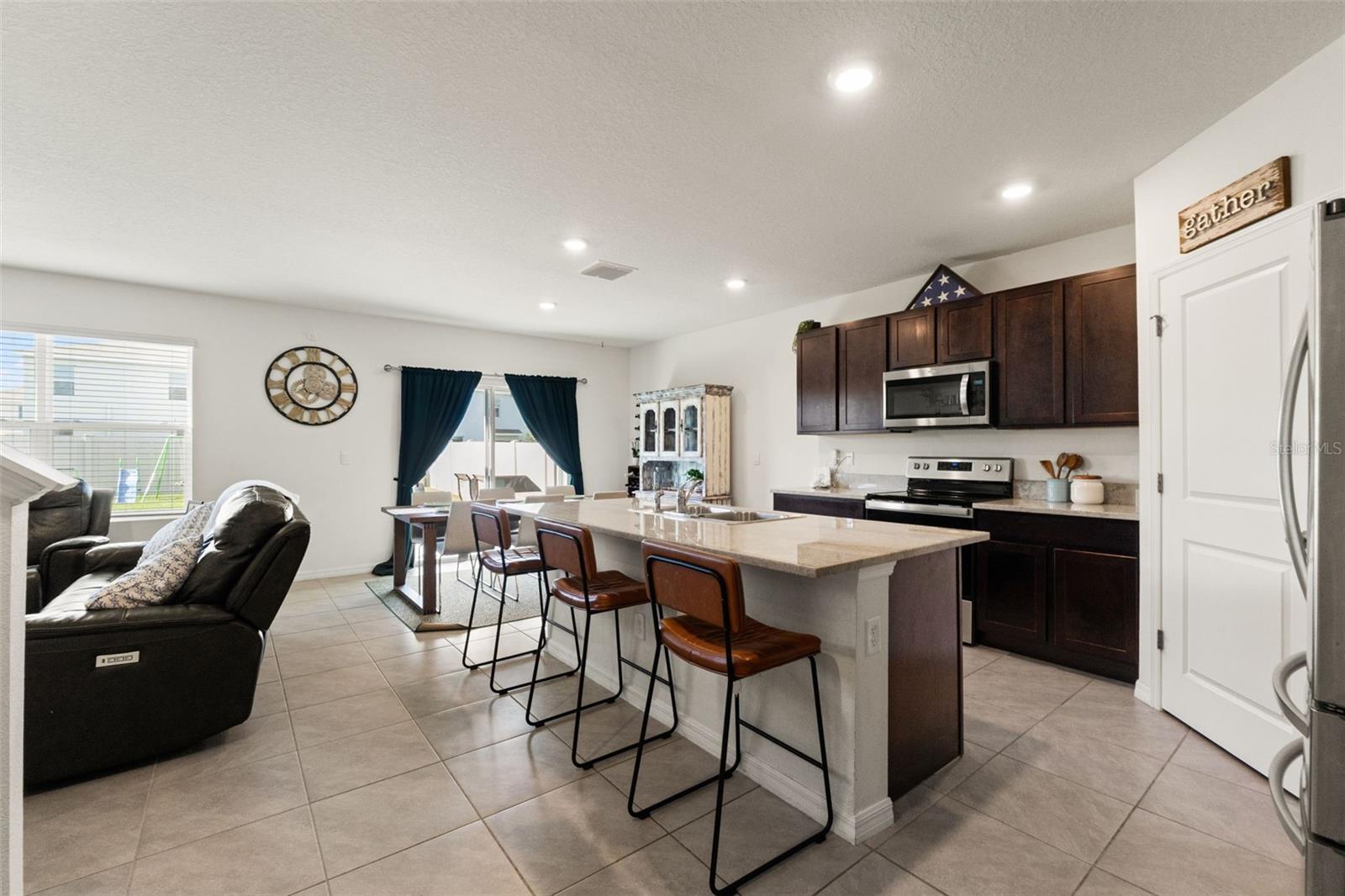 33567 Hamilton Hill Ln, Wesley Chapel, FL 33545 photo