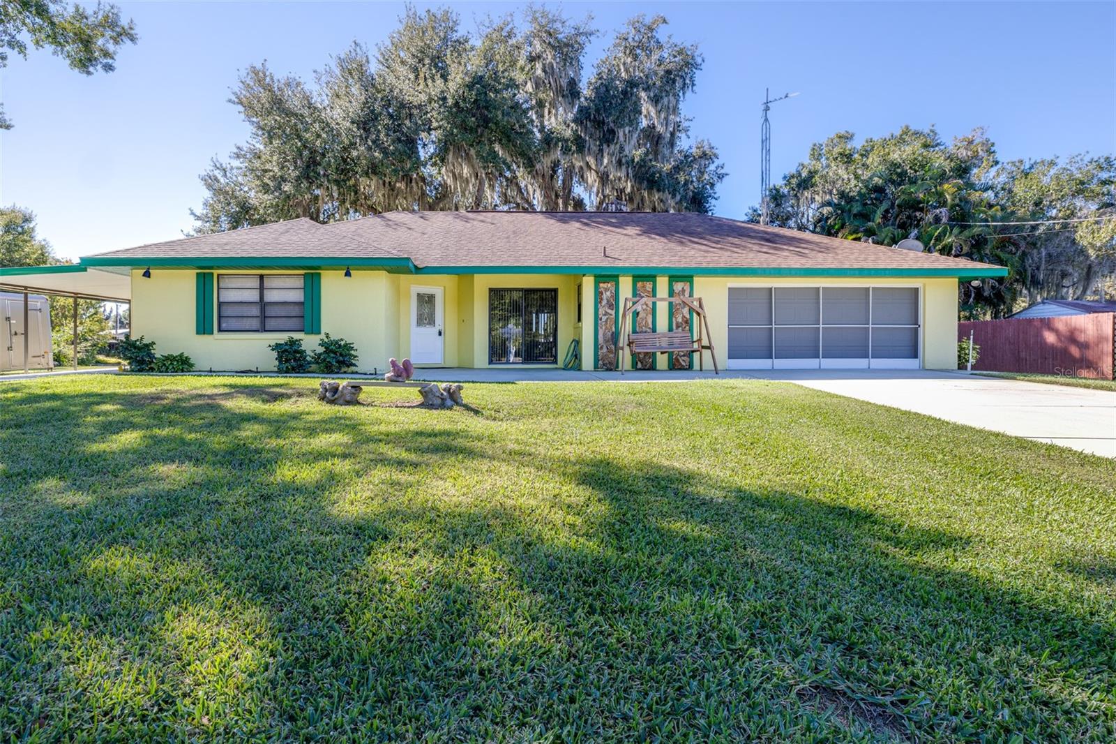 623 Racoon Ln, Lorida, FL 33857
