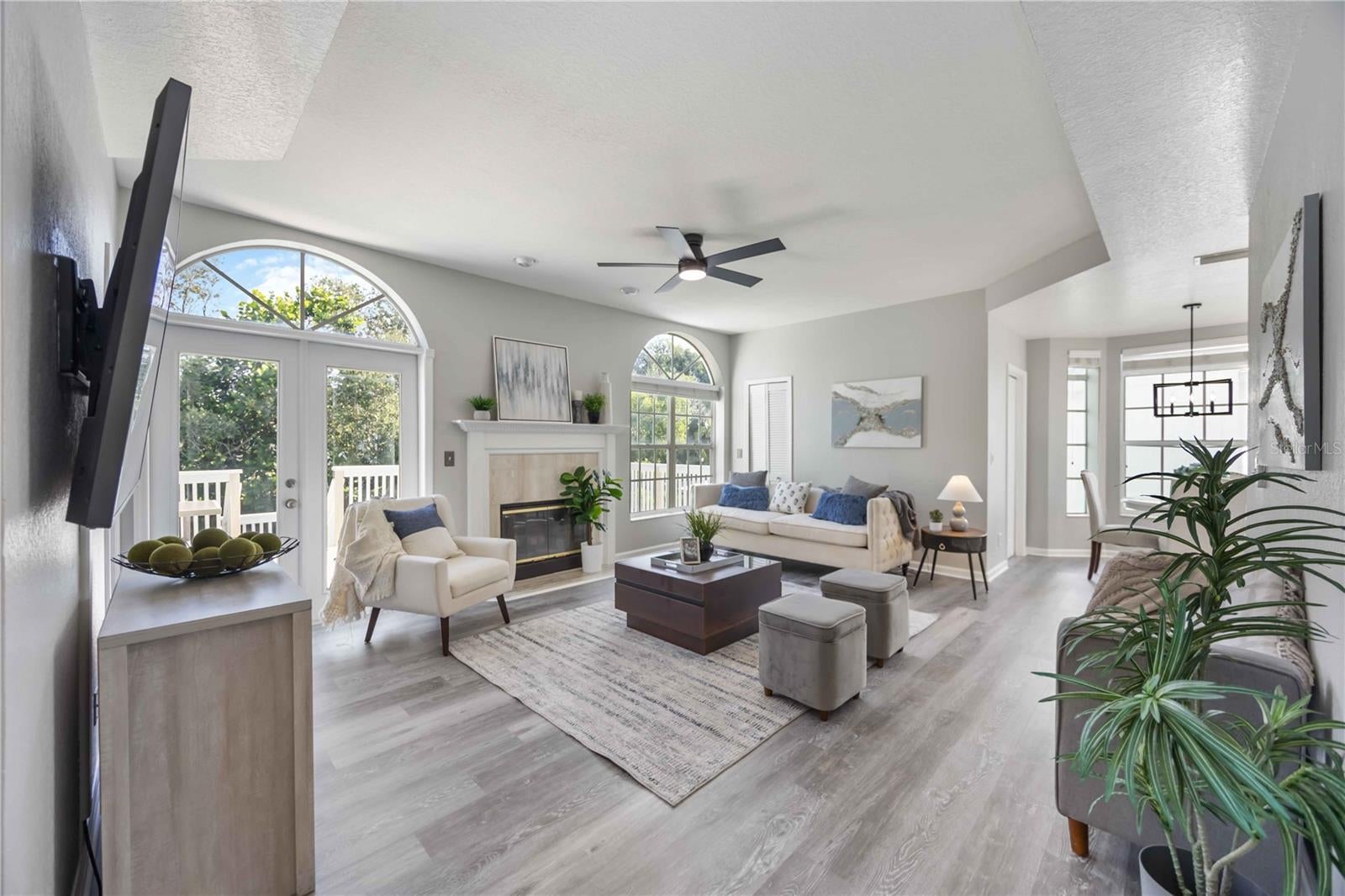 13951 Harbor View Dr, Seminole, FL 33776 photo