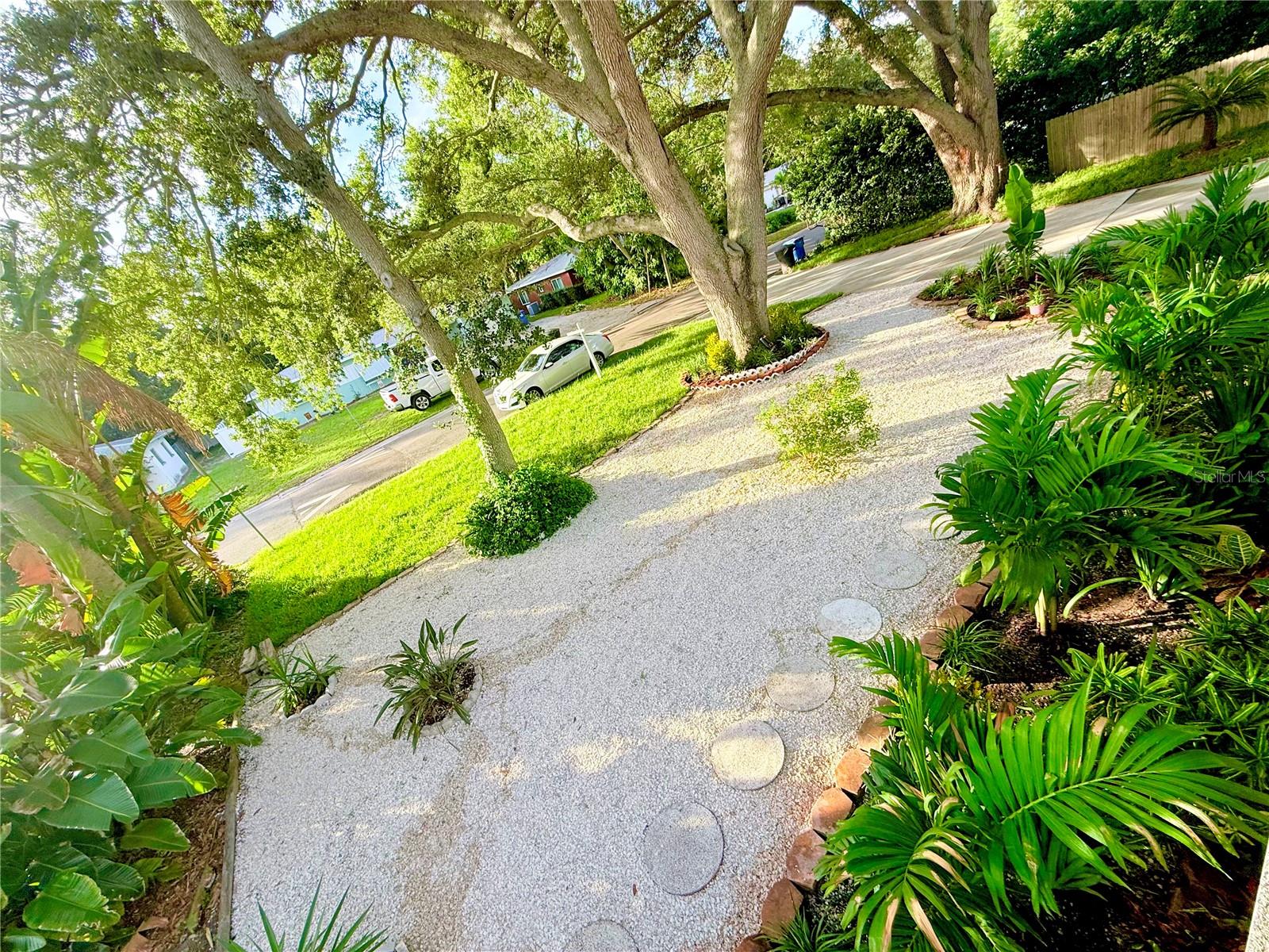 1557 Robinson Dr, Saint Petersburg, FL 33710 photo