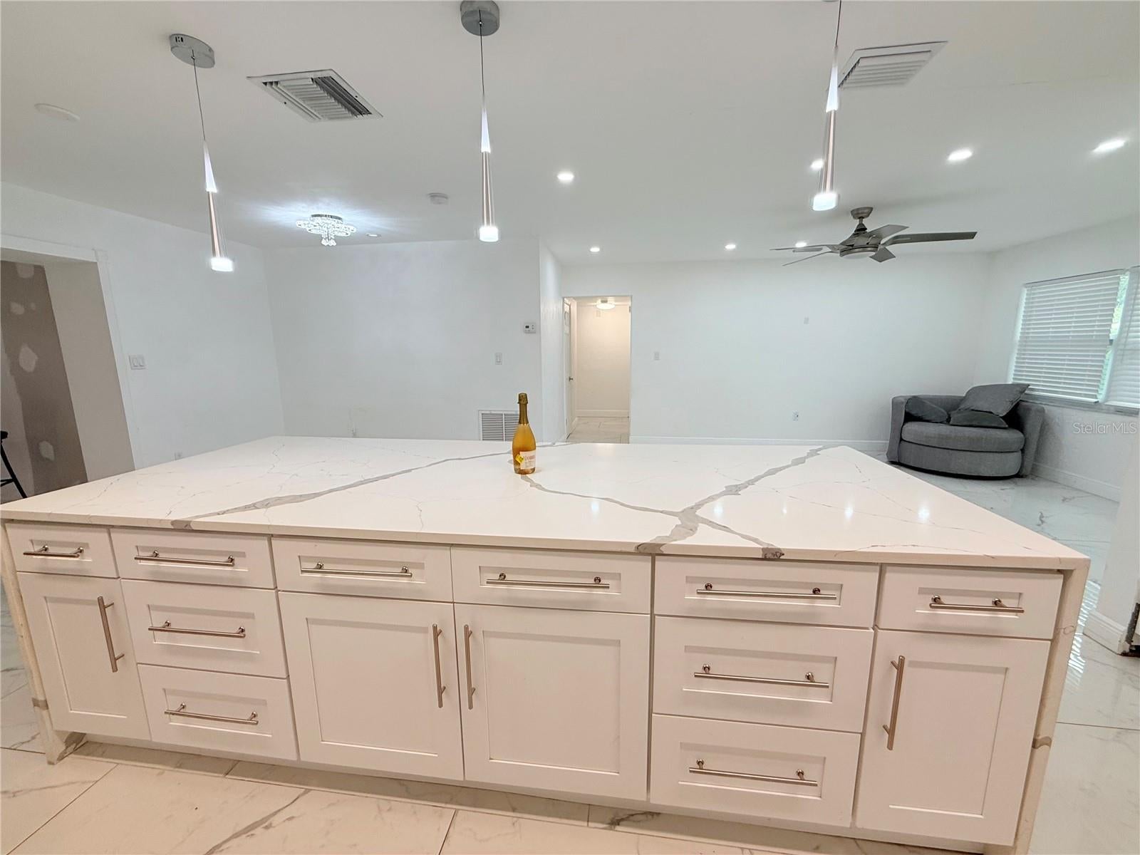 1557 Robinson Dr, Saint Petersburg, FL 33710 photo