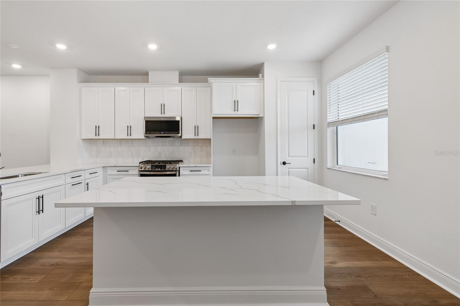 8215 Seaflower Pkwy, Bradenton, FL 34210 photo