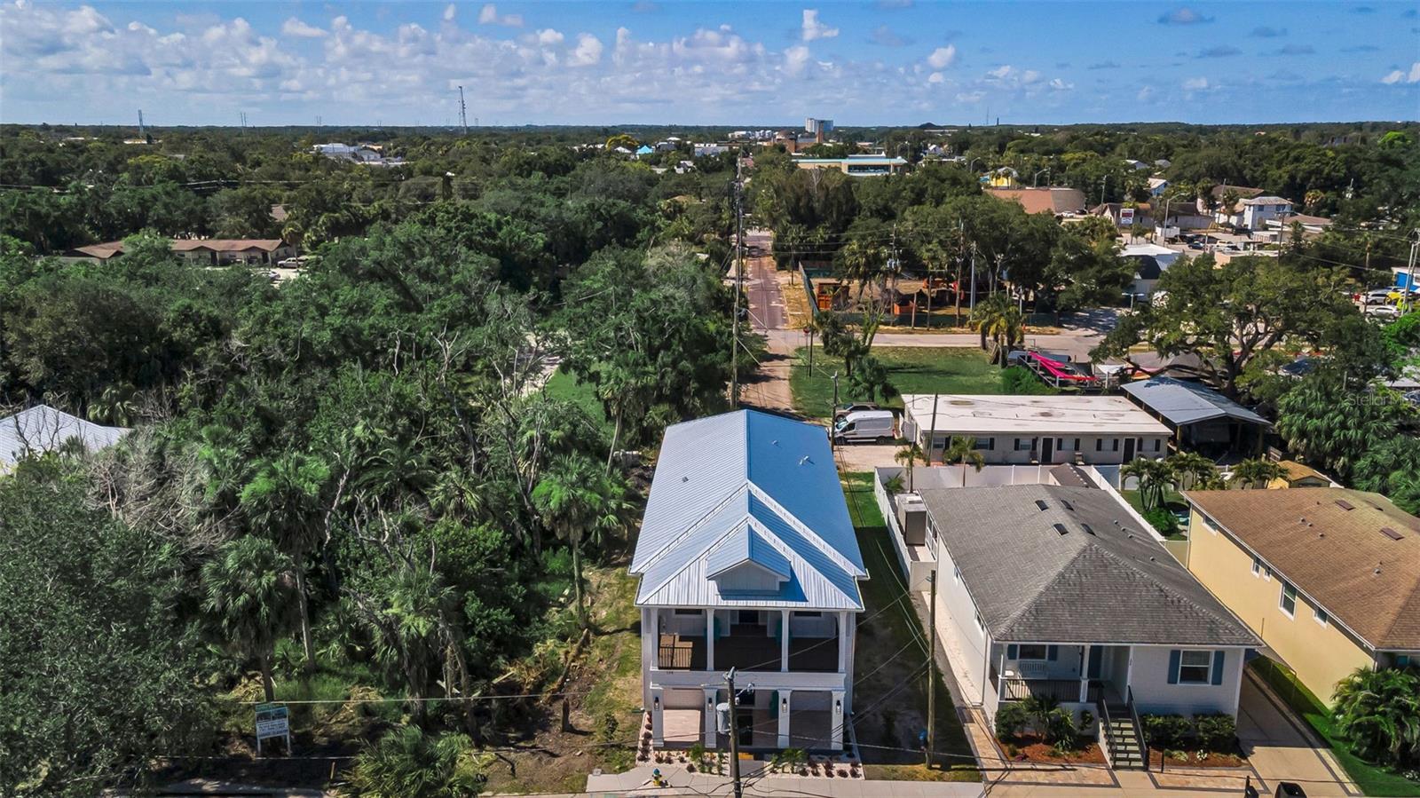 158 E Spruce St, Tarpon Springs, FL 34689 photo