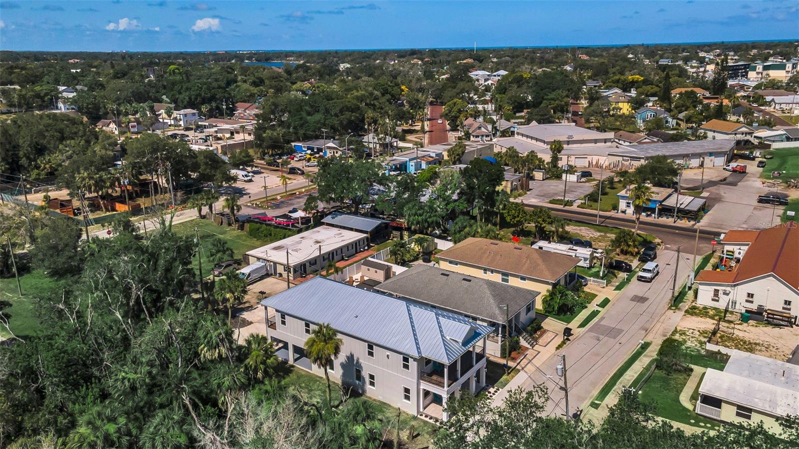 158 E Spruce St, Tarpon Springs, FL 34689 photo