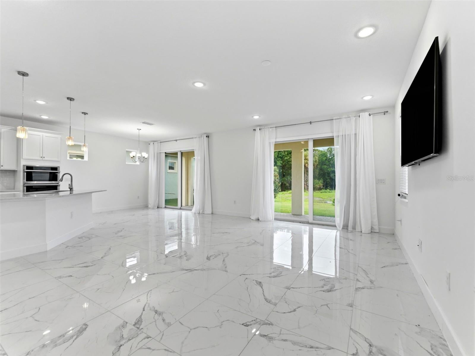 5232 Wishing Arch Dr, Apollo Beach, FL 33572 photo