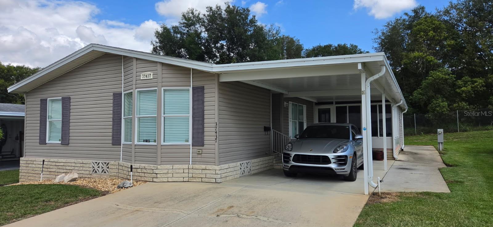 37437 Gill Ave, Zephyrhills, FL 33541