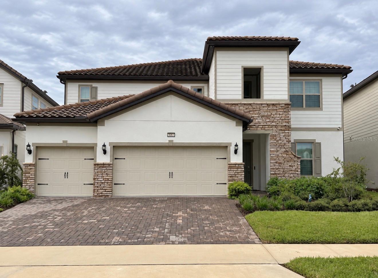 8083 Leaf Grove Cir, Orlando, FL 32836