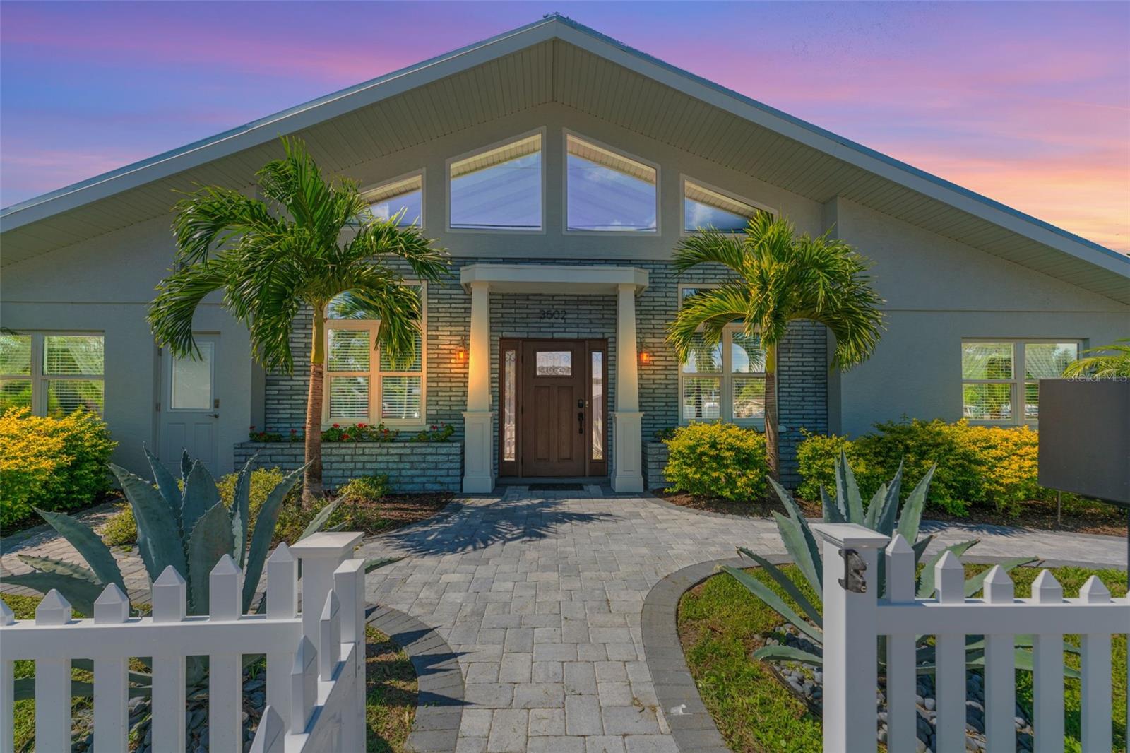 3502 Bahia Vista St, Sarasota, FL 34239 photo