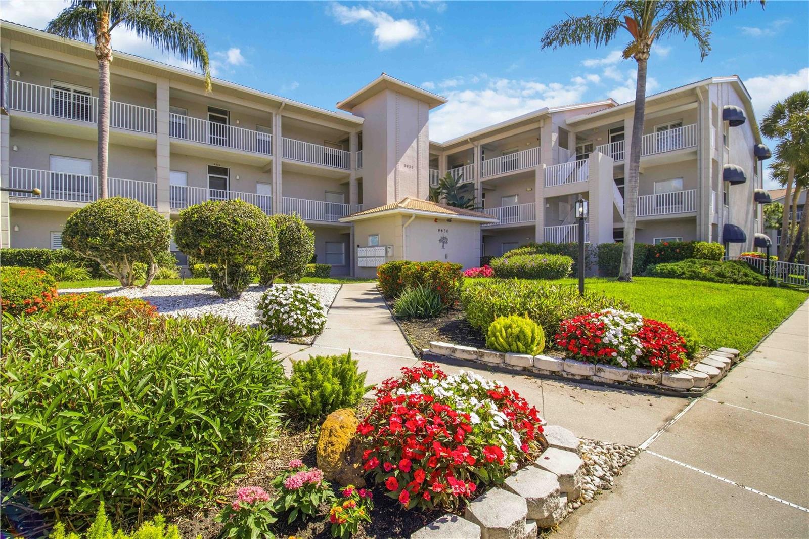 9630 Club South Cir, Sarasota, FL 34238