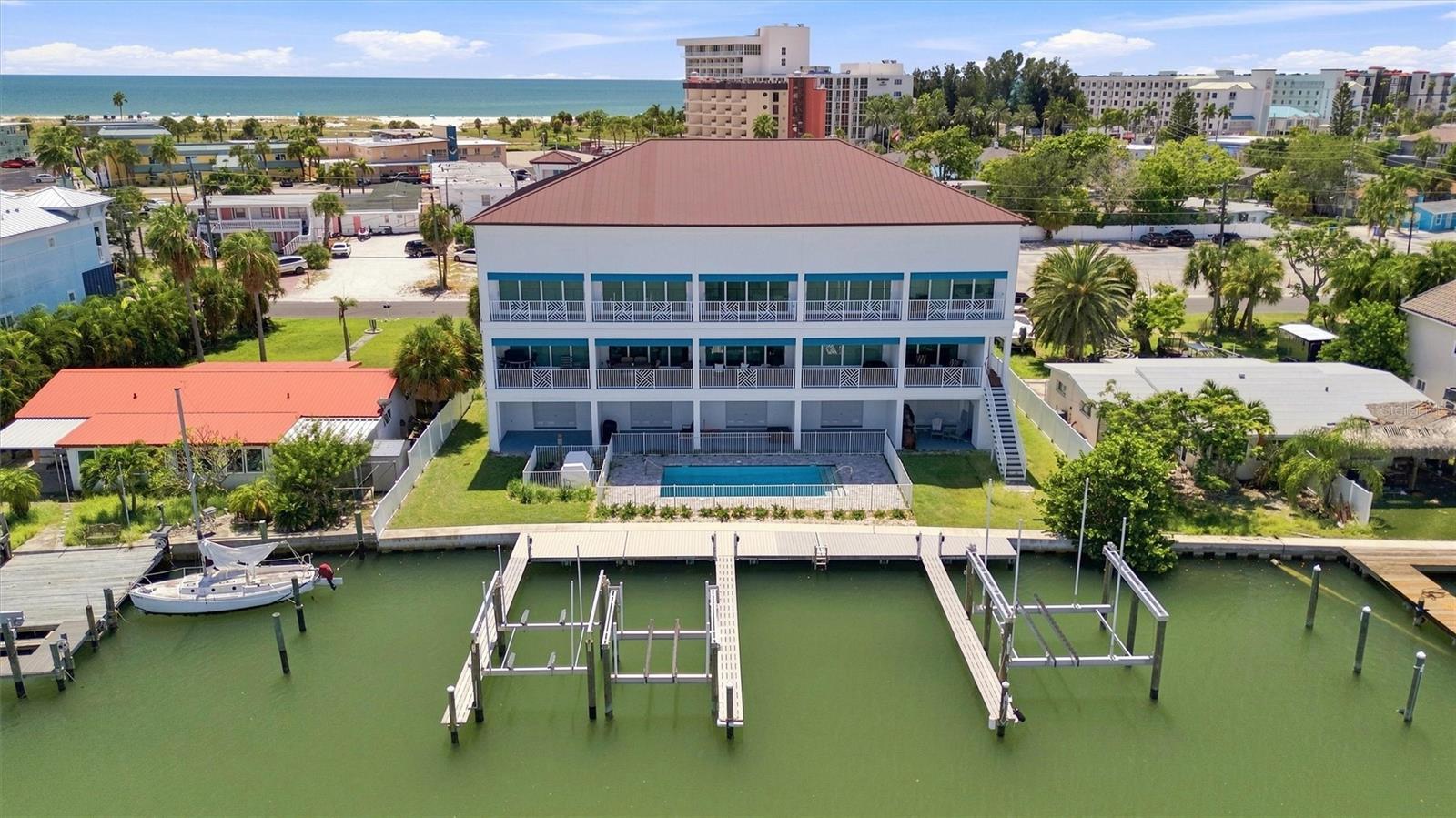 11797 1 St, Treasure Island, FL 33706