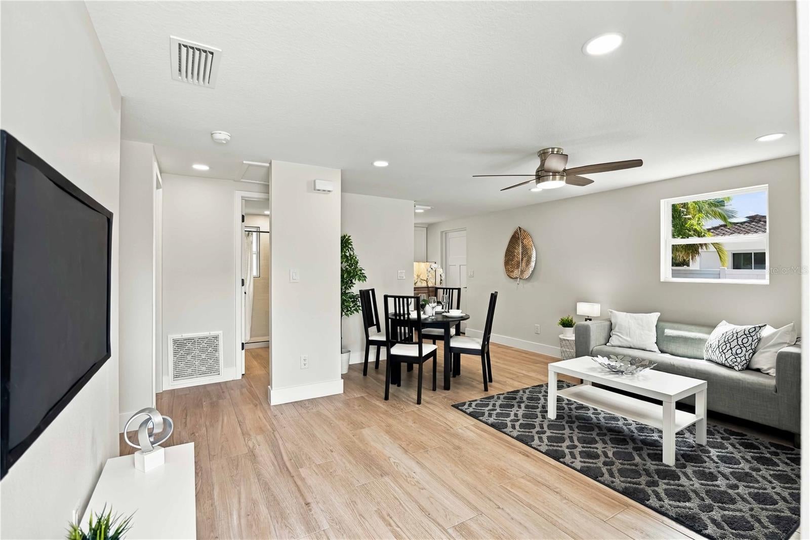 1802 Robinhood St, Sarasota, FL 34231 photo