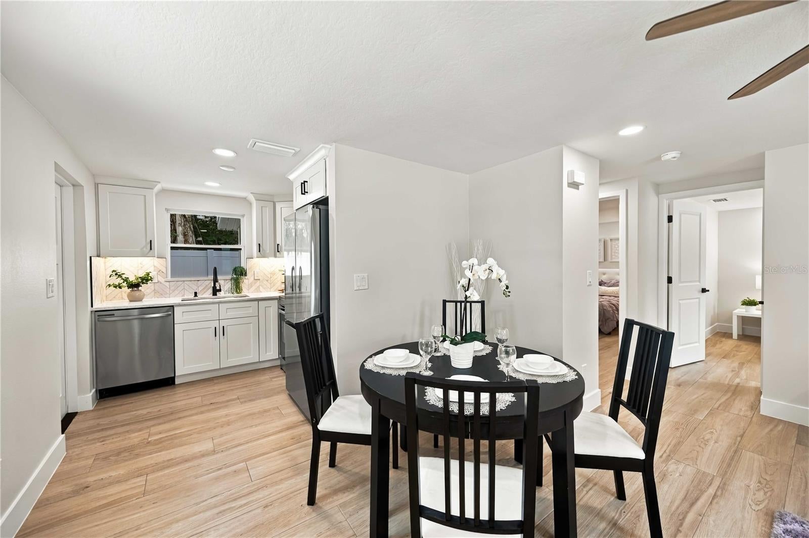 1802 Robinhood St, Sarasota, FL 34231 photo