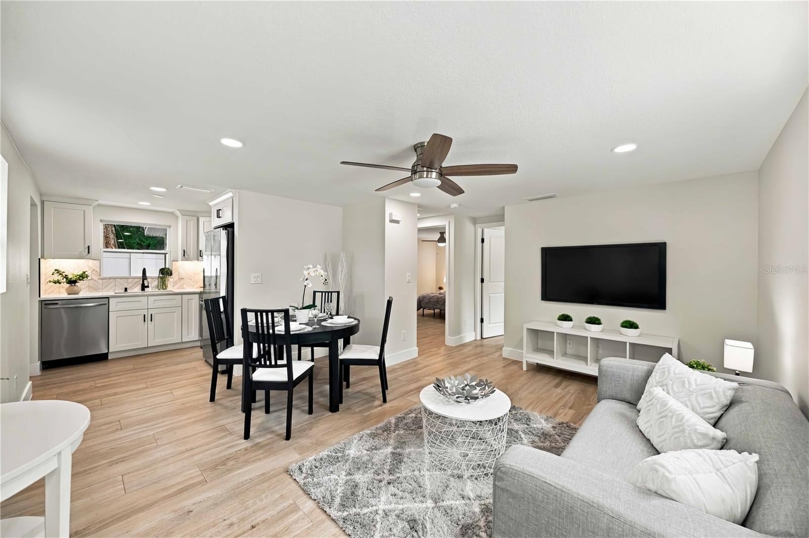 1802 Robinhood St, Sarasota, FL 34231 photo