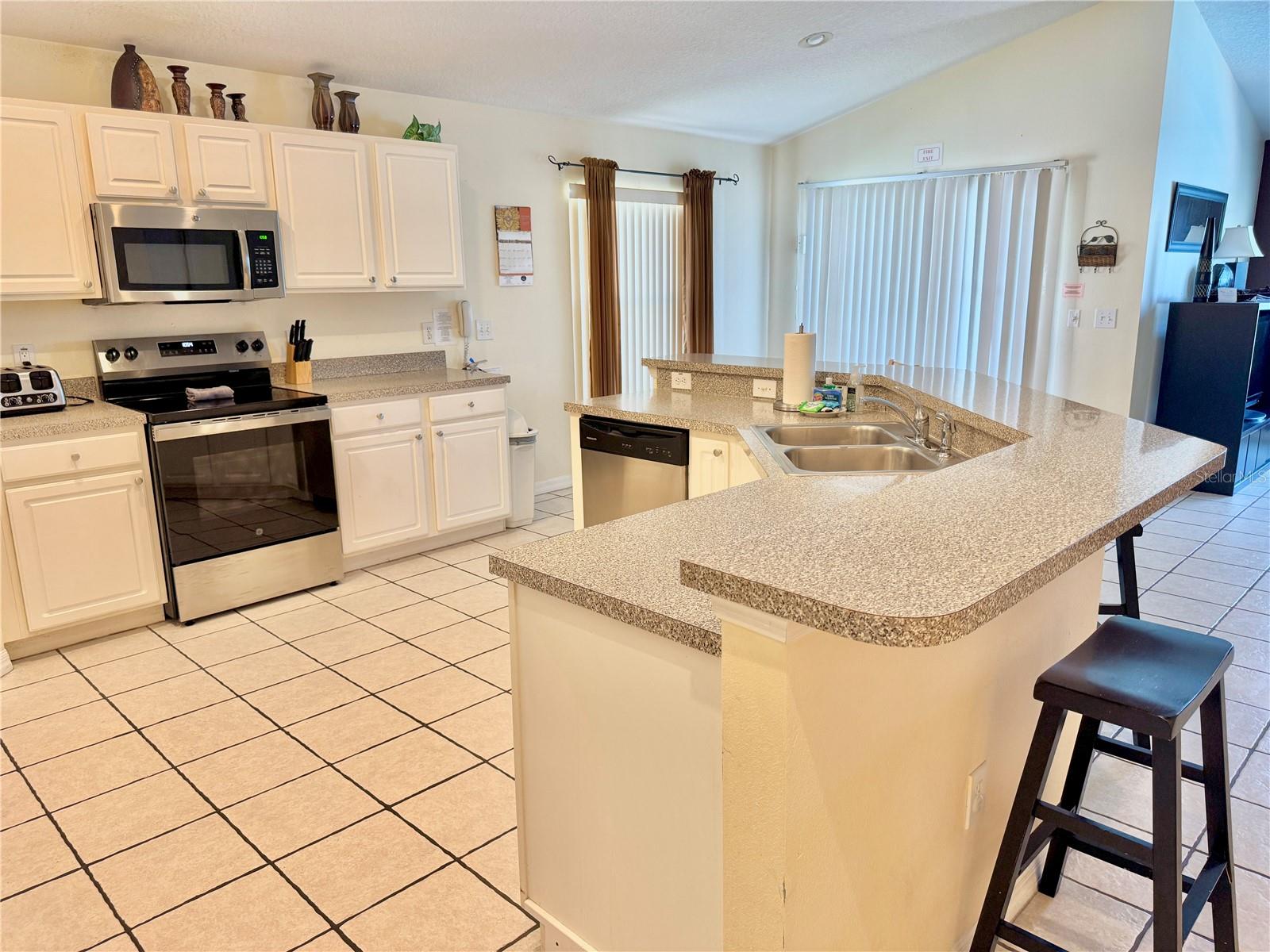2666 Willow Glen Cir, Kissimmee, FL 34744 photo