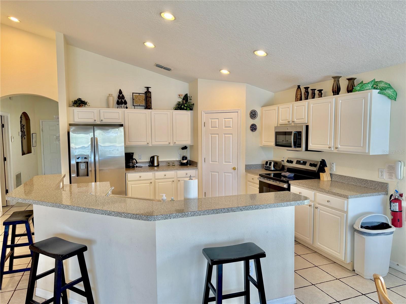 2666 Willow Glen Cir, Kissimmee, FL 34744 photo