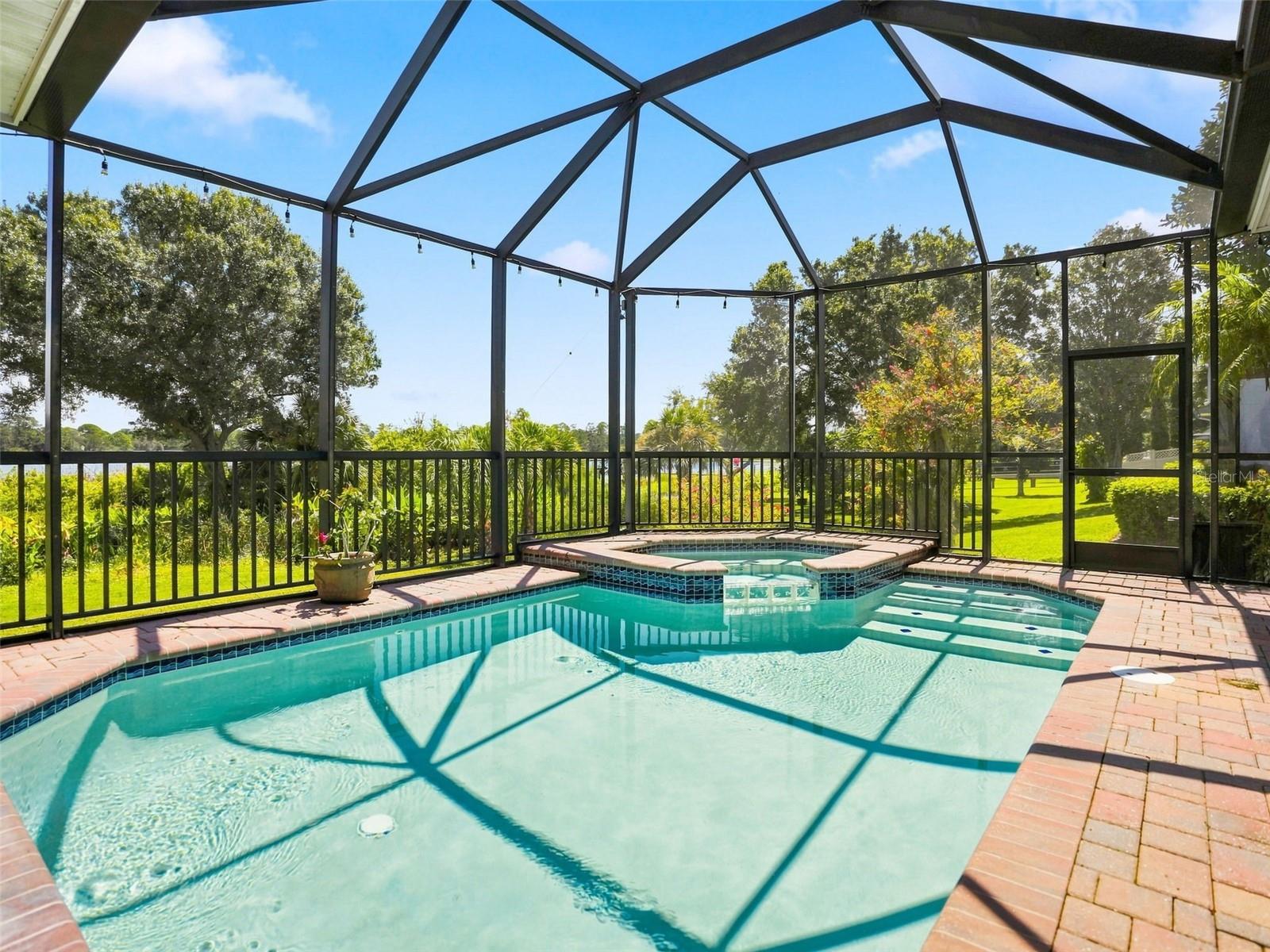 2707 Lakebreeze Ln, Clearwater, FL 33759 photo