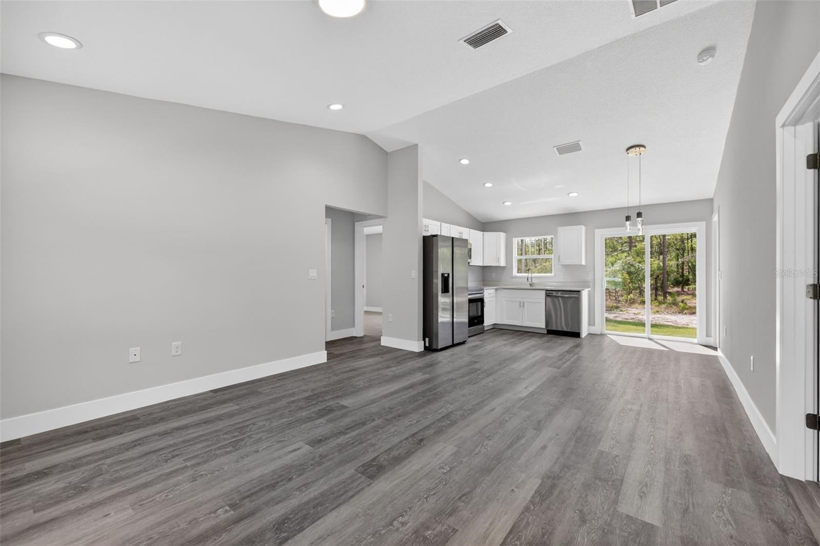 24402 NW Aspen Ln, Dunnellon, FL 34431 photo