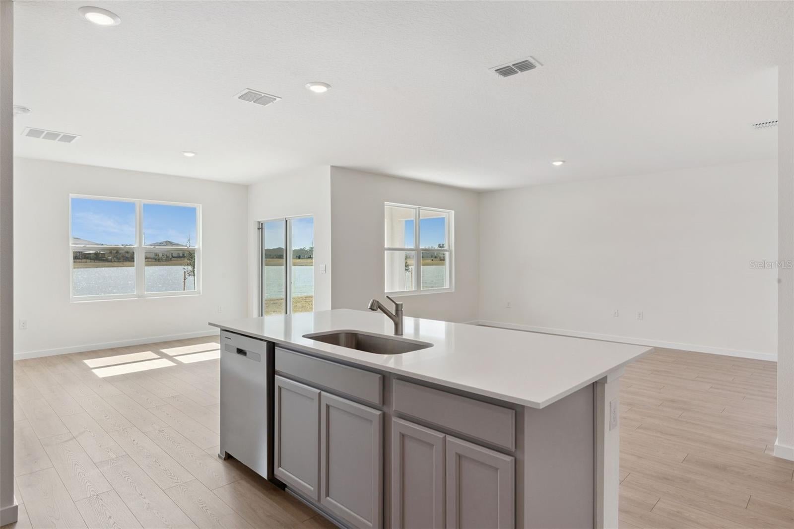 6726 Scrub Hickory Ave, Apopka, FL 32712 photo