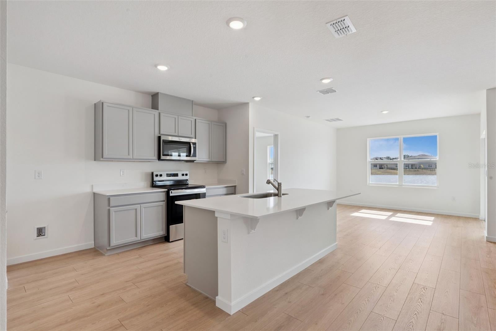 6726 Scrub Hickory Ave, Apopka, FL 32712 photo