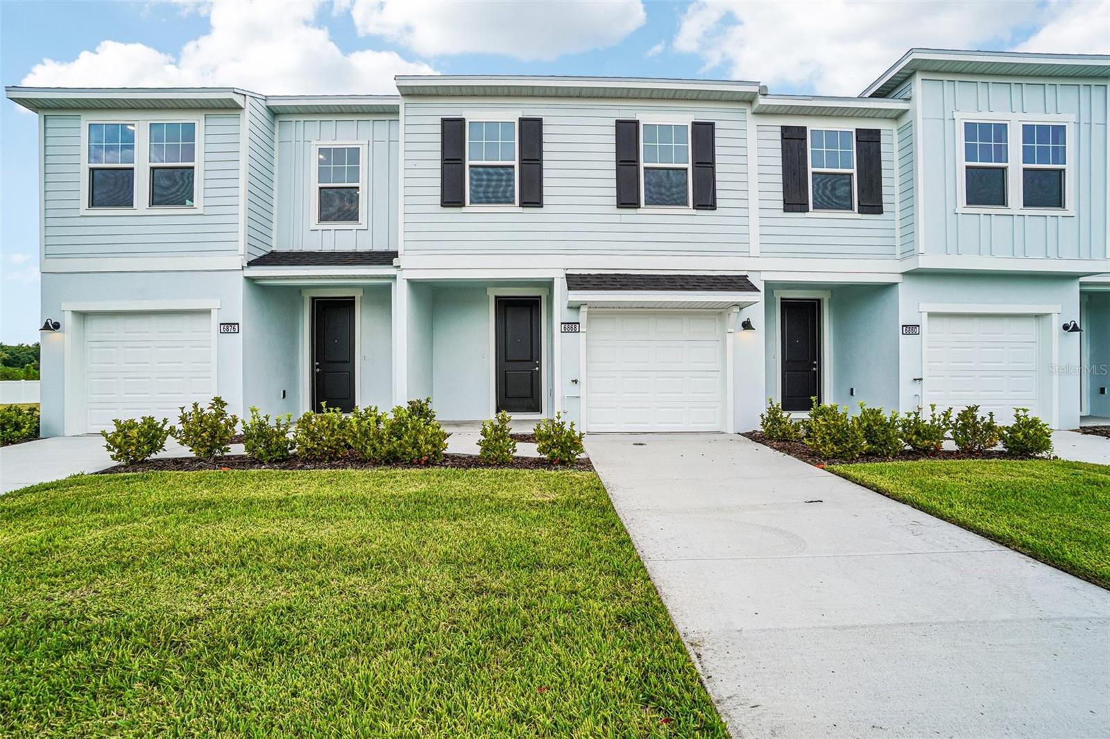 6868 Holcombe Down Dr, Zephyrhills, FL 33541