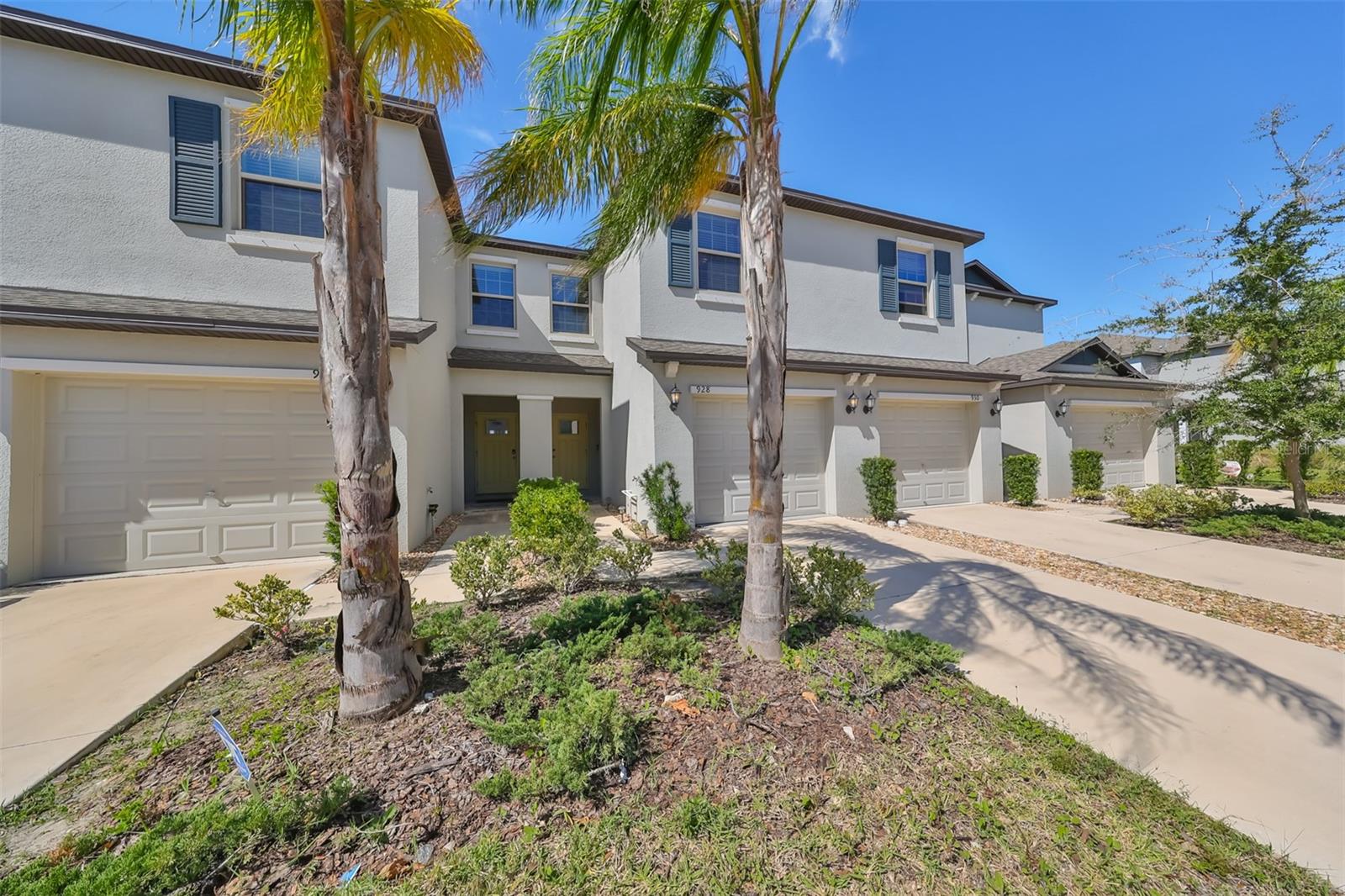 928 Royal Empress Dr, Ruskin, FL 33570 photo
