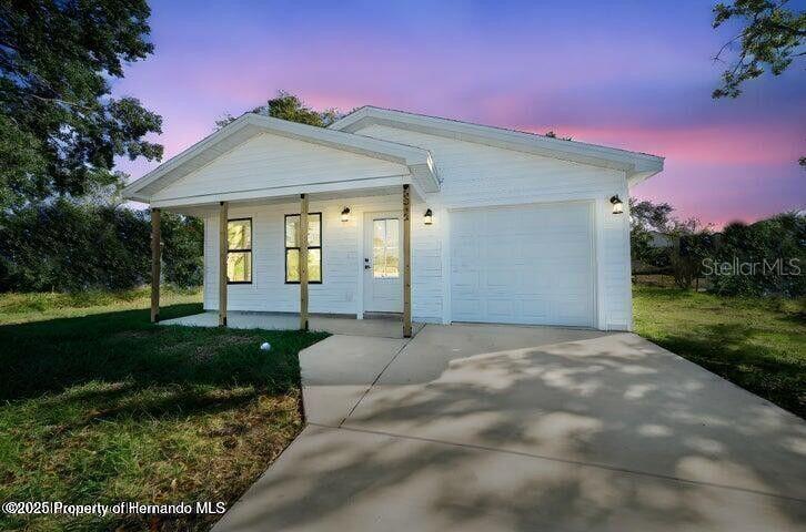 12470 Barnevelde Rd, Weeki Wachee, FL 34614