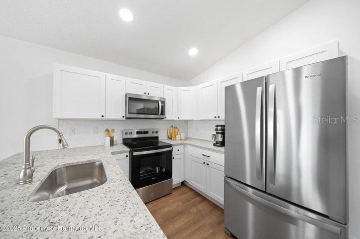12470 Barnevelde Rd, Weeki Wachee, FL 34614 photo