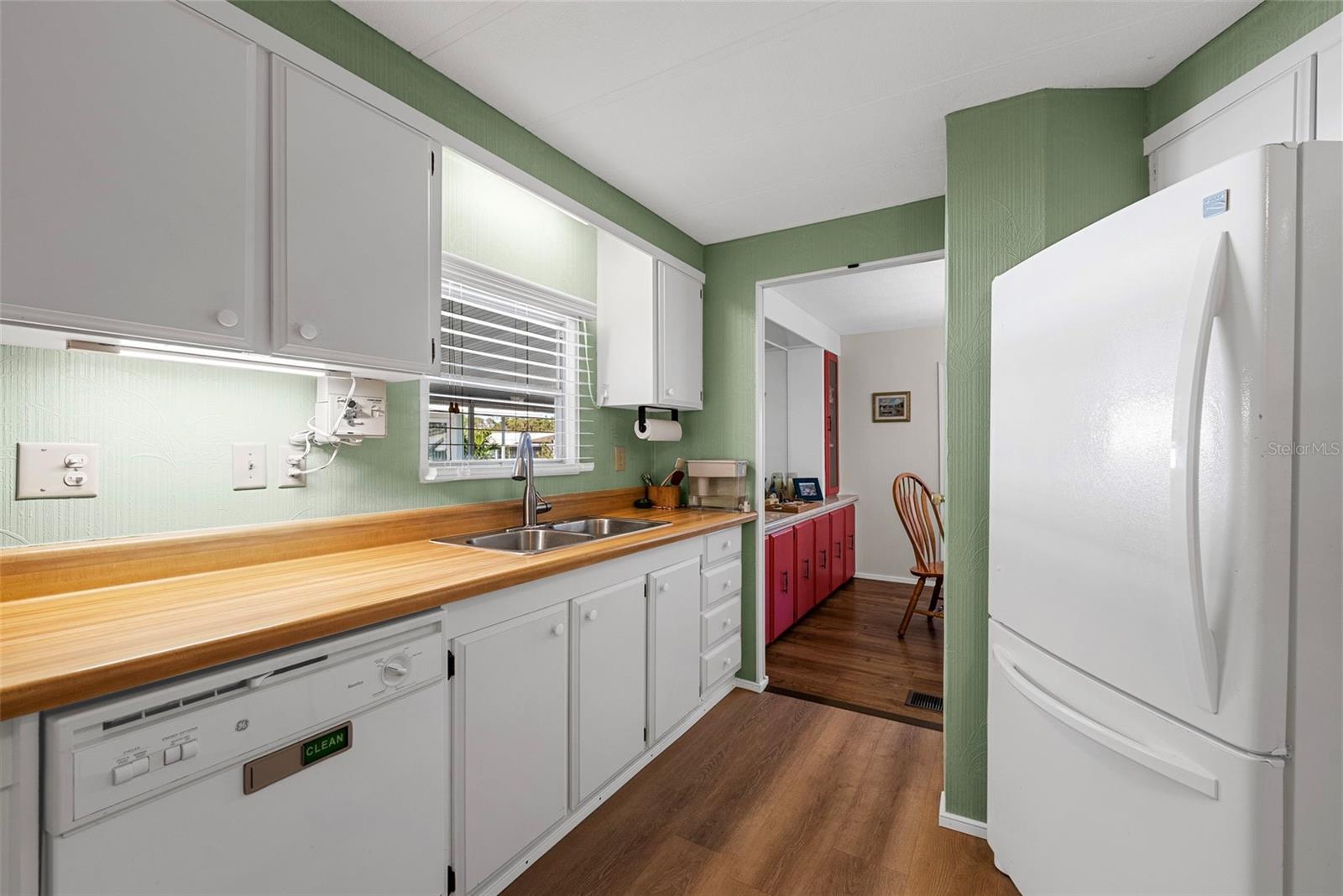 177 S Fiji Cir, Englewood, FL 34223 photo