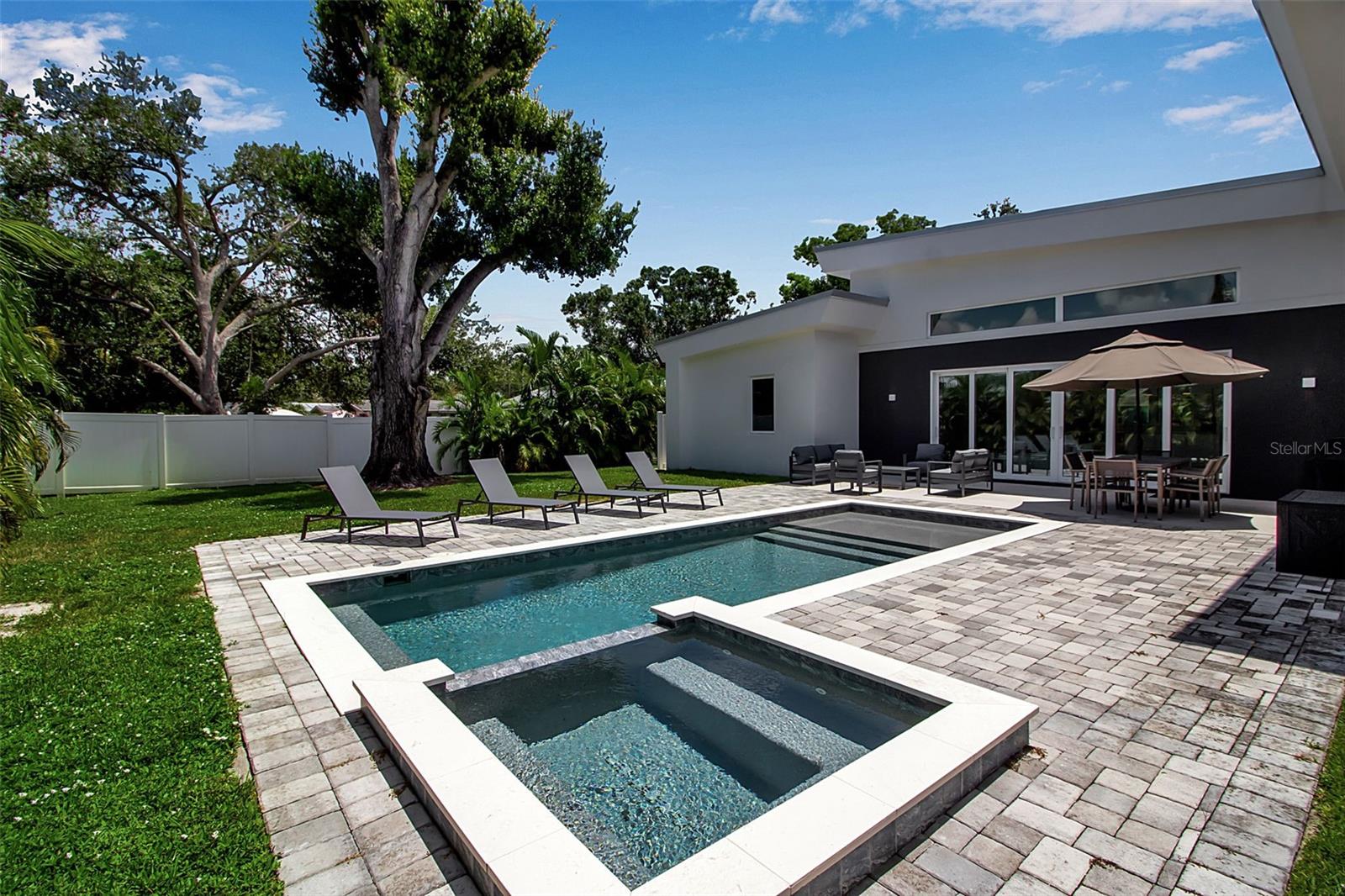 2231 Wood St, Sarasota, FL 34237 photo