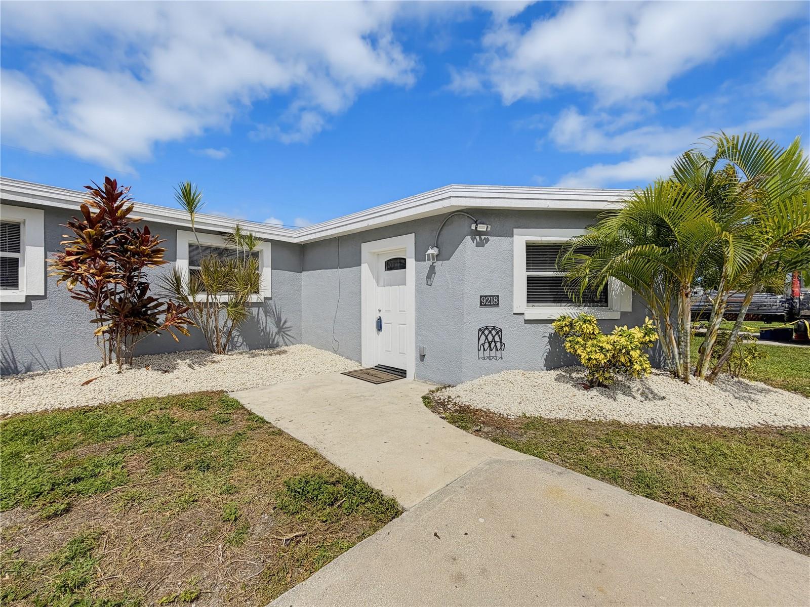 9218 86 St, Seminole, FL 33777 photo