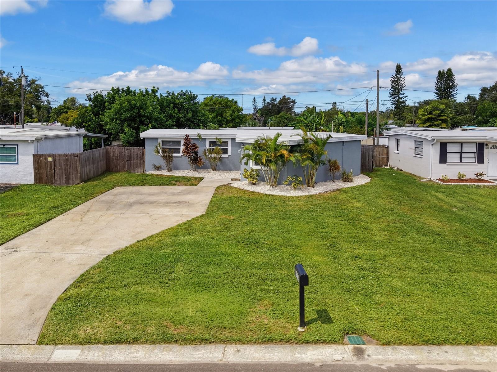 9218 86 St, Seminole, FL 33777 photo