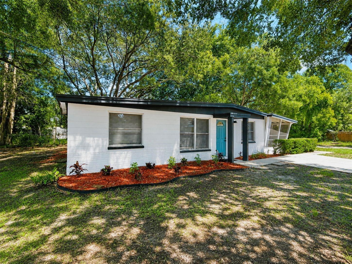 9001 82 St, Seminole, FL 33777
