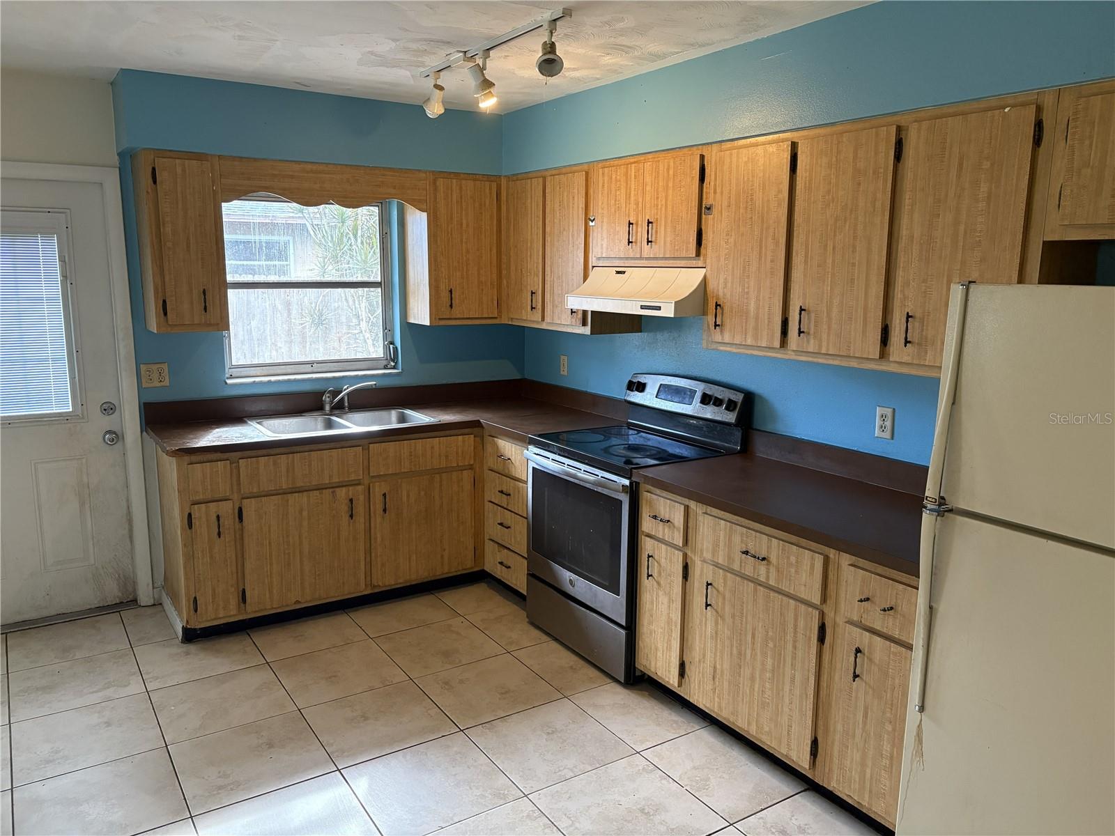 2204 54 Avenue Dr, Bradenton, FL 34207 photo