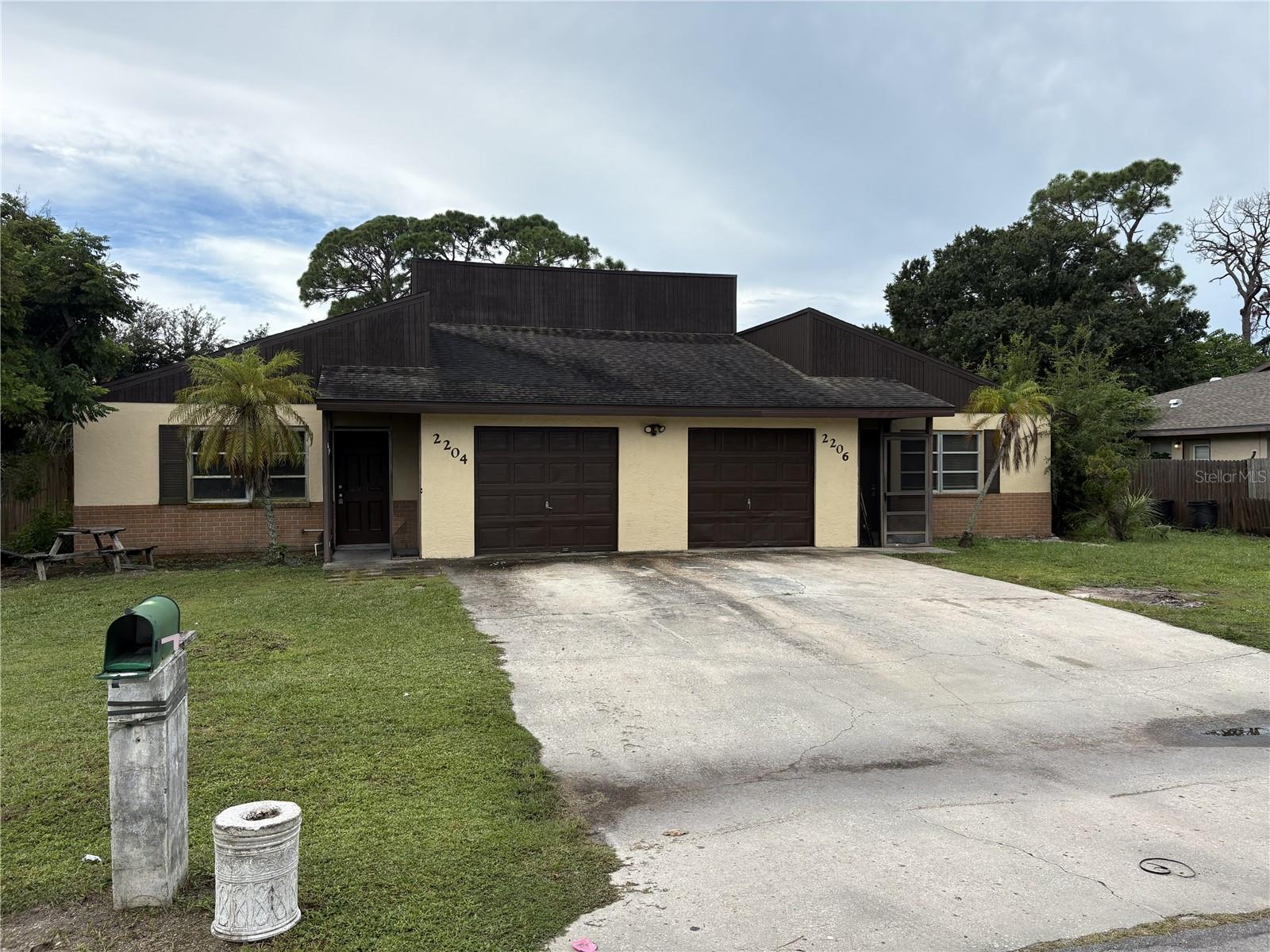 2204 54 Avenue Dr, Bradenton, FL 34207 photo