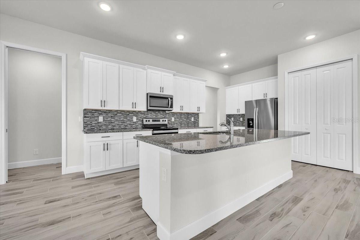 459 NE 2 Pl, Cape Coral, FL 33909 photo
