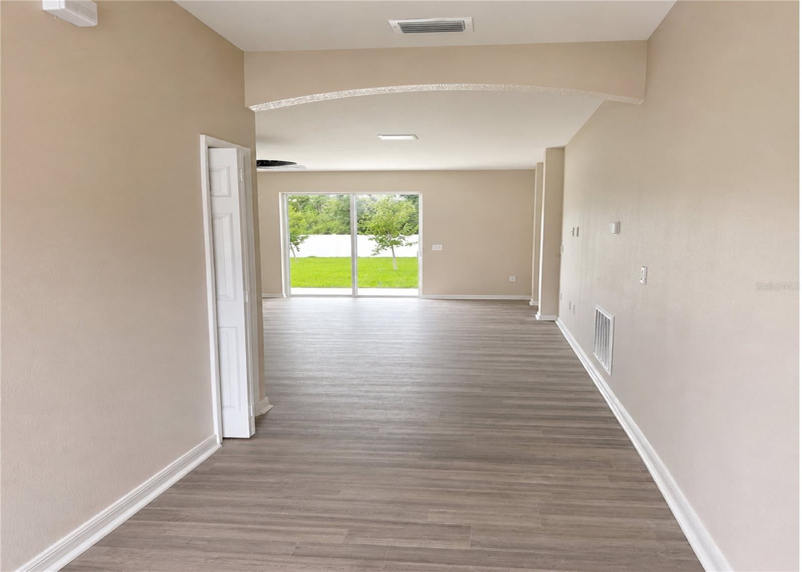 411 Shannon Estates Ct, Plant City, FL 33563 photo